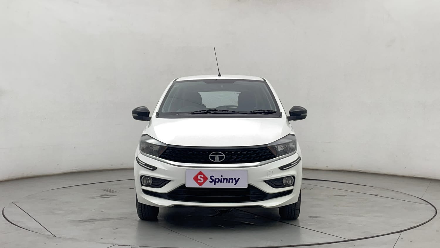 Used 2022 Tata Tiago XZ Petrol Manual exterior FRONT VIEW