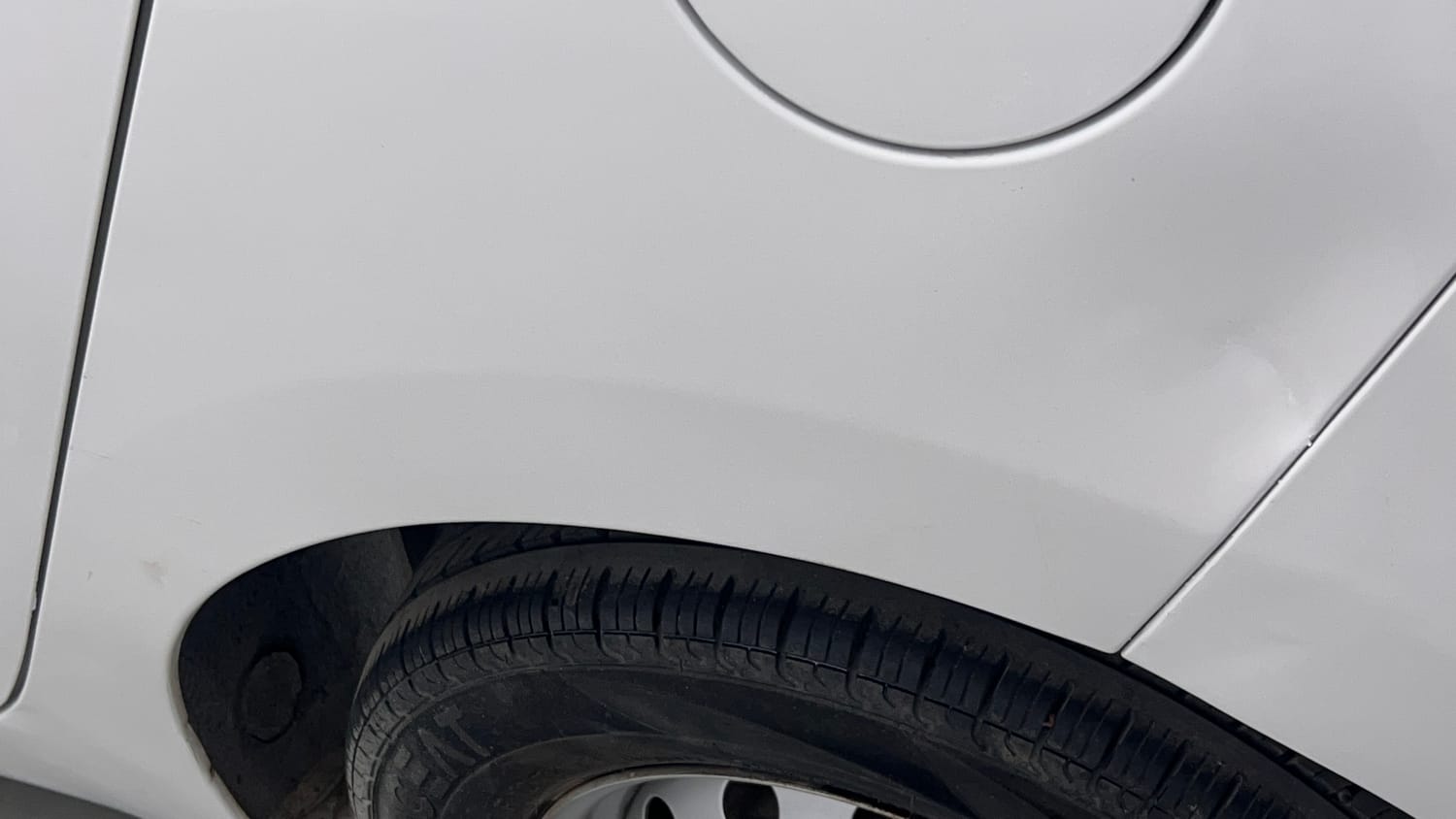 Used 2014 Hyundai Eon Era + Petrol Manual dents MINOR DENT