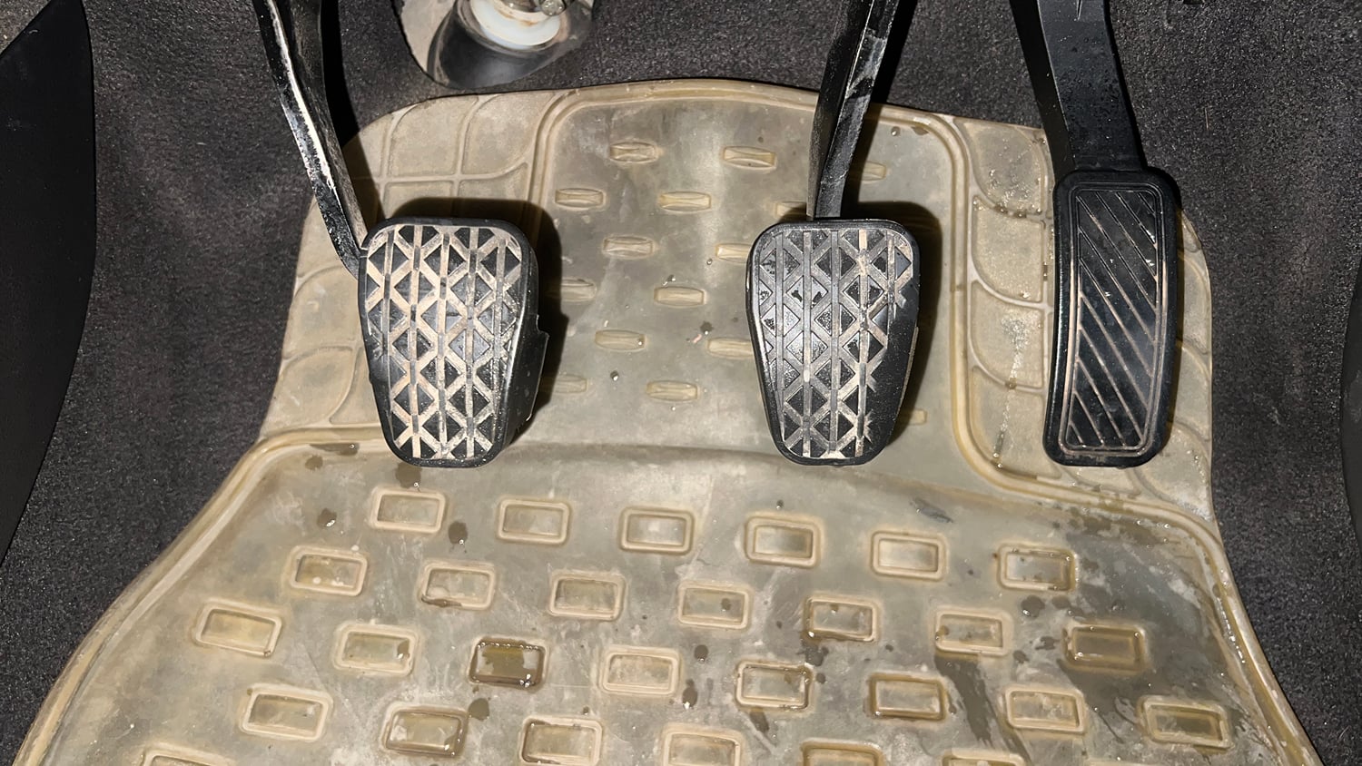 Used 2016 Ford Figo Titanium 1.2 Ti-VCT Petrol Manual interior PEDALS VIEW