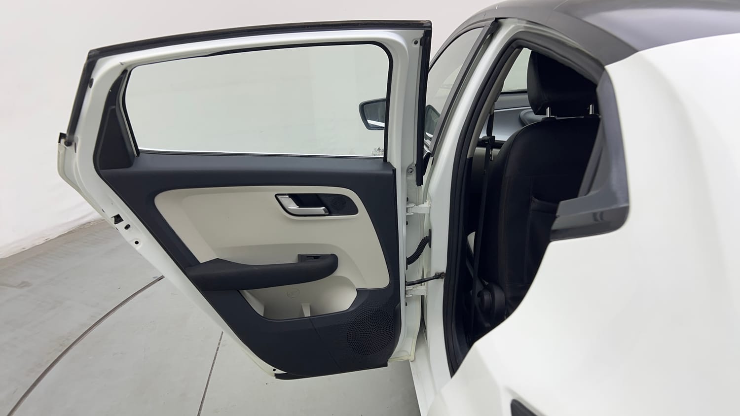 Used 2022 Tata Altroz XZ Petrol Petrol Manual interior LEFT REAR DOOR OPEN VIEW