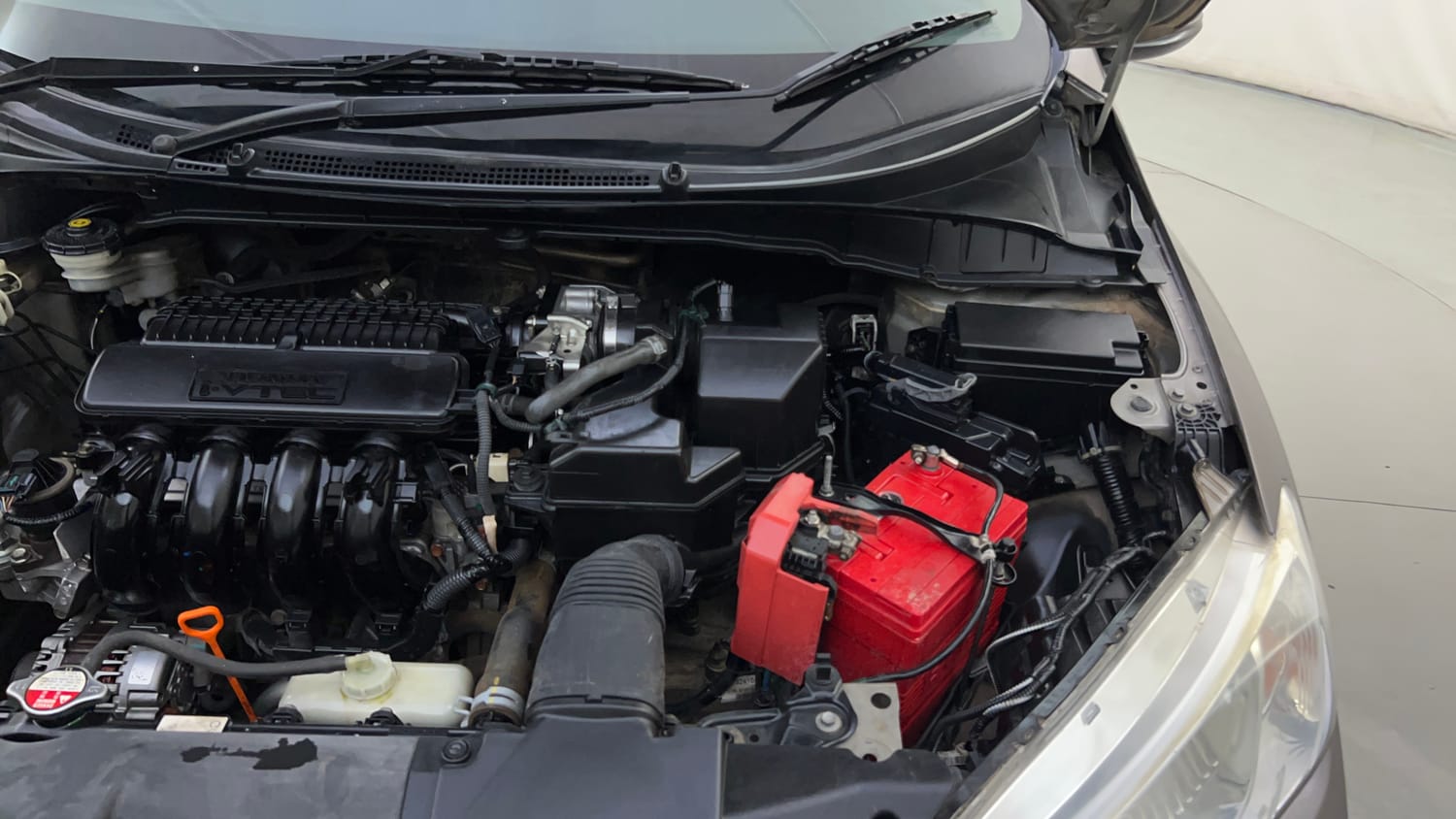 Used 2015 Honda City V Petrol Manual engine ENGINE LEFT SIDE HINGE & APRON VIEW