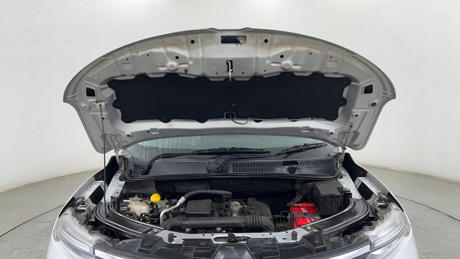 Used 2021 Renault Kiger RXL AMT Petrol Automatic engine ENGINE & BONNET OPEN FRONT VIEW