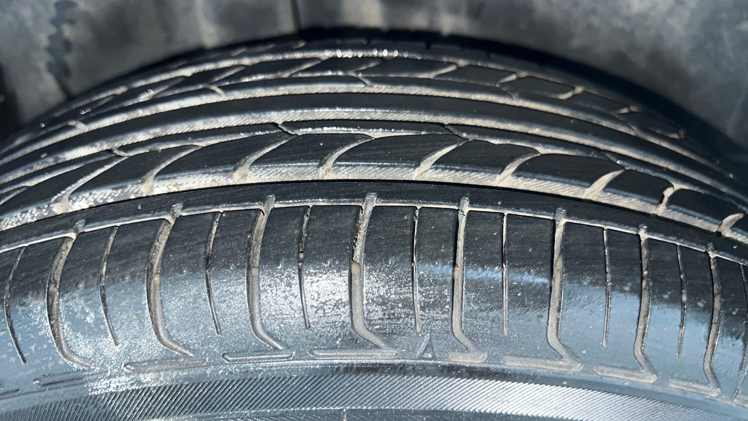 Used 2019 Volkswagen Ameo Trendline 1.5L (D) Diesel Manual tyres RIGHT REAR TYRE TREAD VIEW
