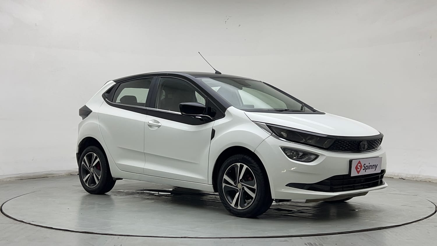 Used 2022 Tata Altroz XZ Petrol Petrol Manual exterior RIGHT FRONT CORNER VIEW