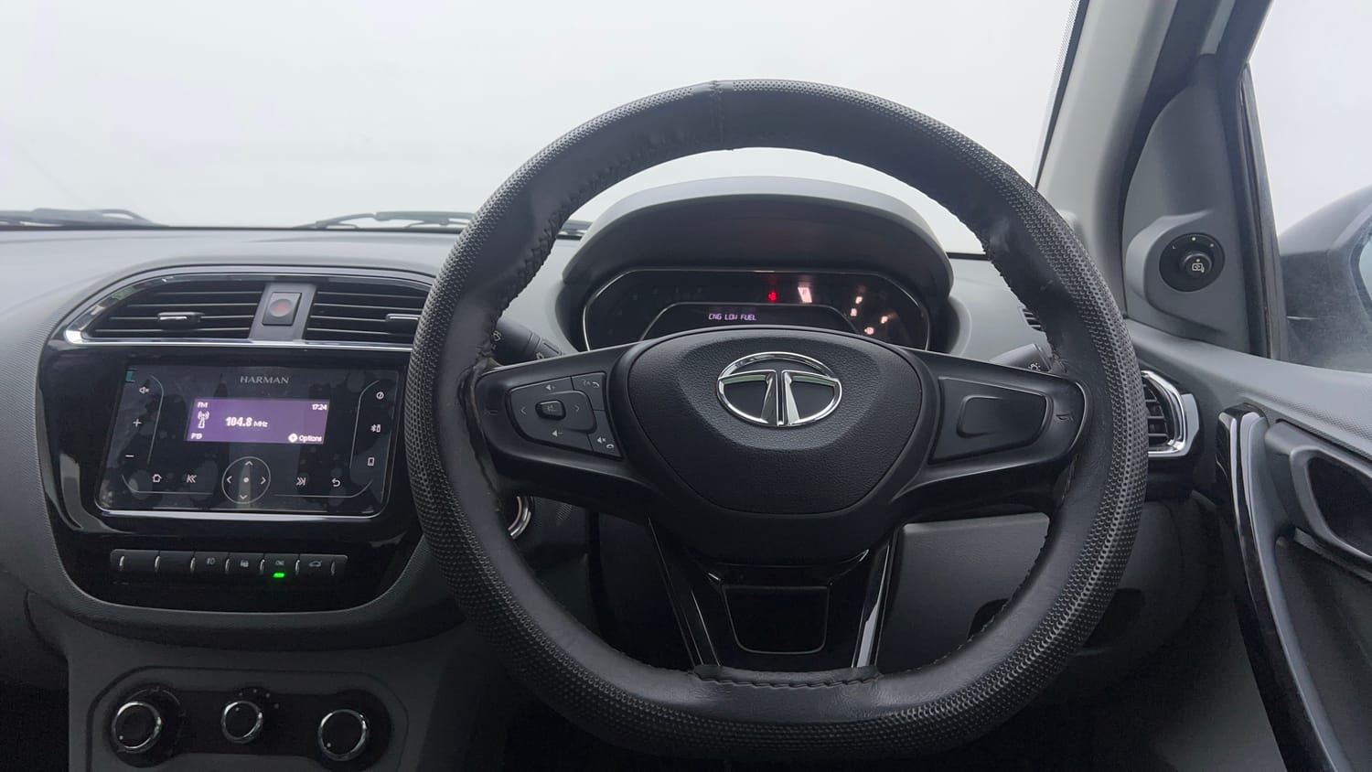 2022 Tata Tigor XZ CNG-14