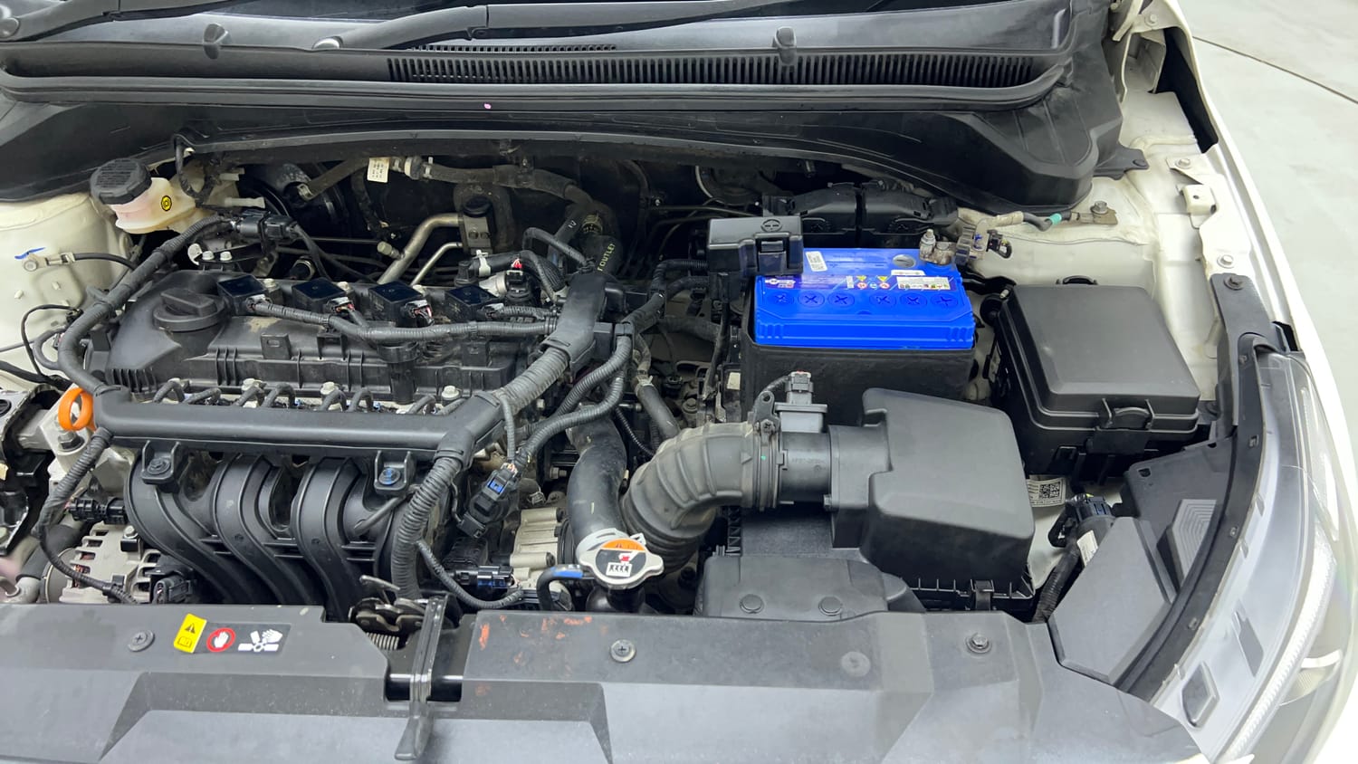 Used 2023 Hyundai i20 Asta (O) 1.2 IVT Petrol Automatic engine ENGINE LEFT SIDE VIEW
