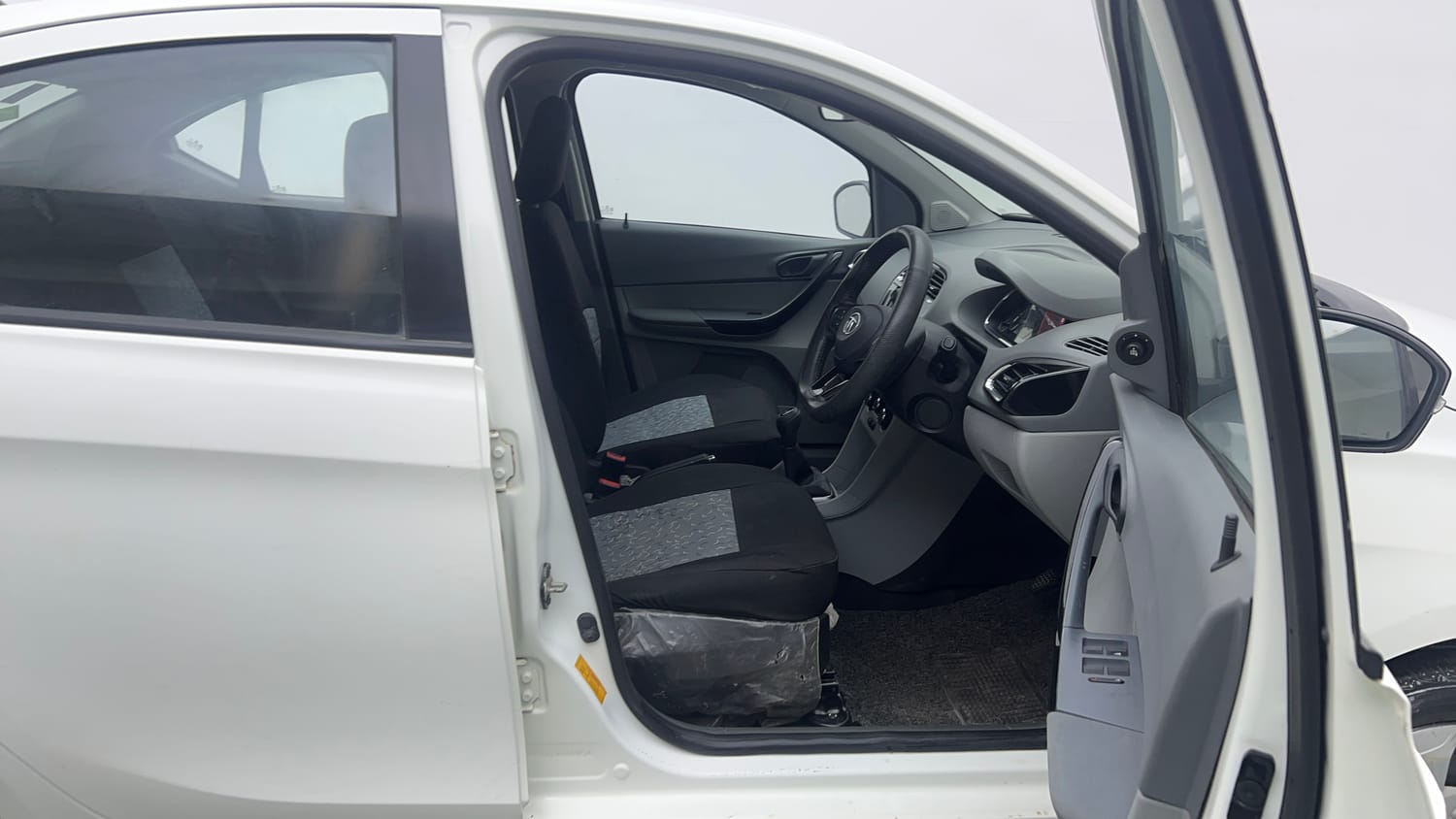 2022 Tata Tigor XZ CNG-17