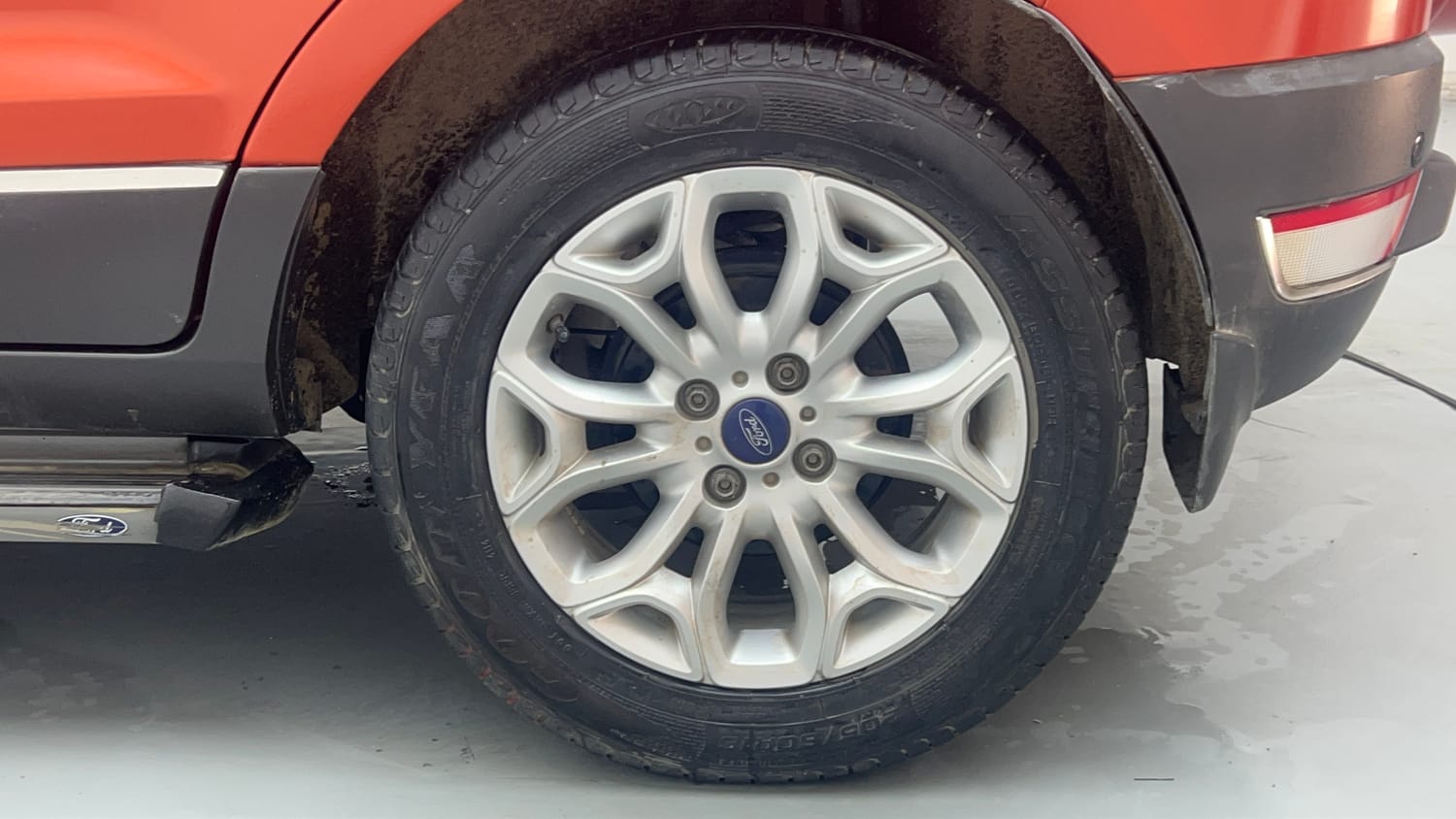 Used 2014 Ford EcoSport Titanium 1.5 Ti-VCT Petrol Manual tyres LEFT REAR TYRE RIM VIEW