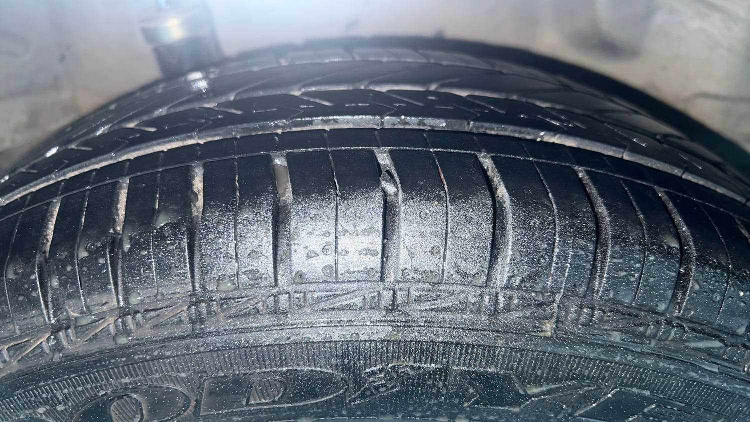 Used 2016 Honda Amaze 1.2 SX i-VTEC Petrol Manual tyres RIGHT REAR TYRE TREAD VIEW