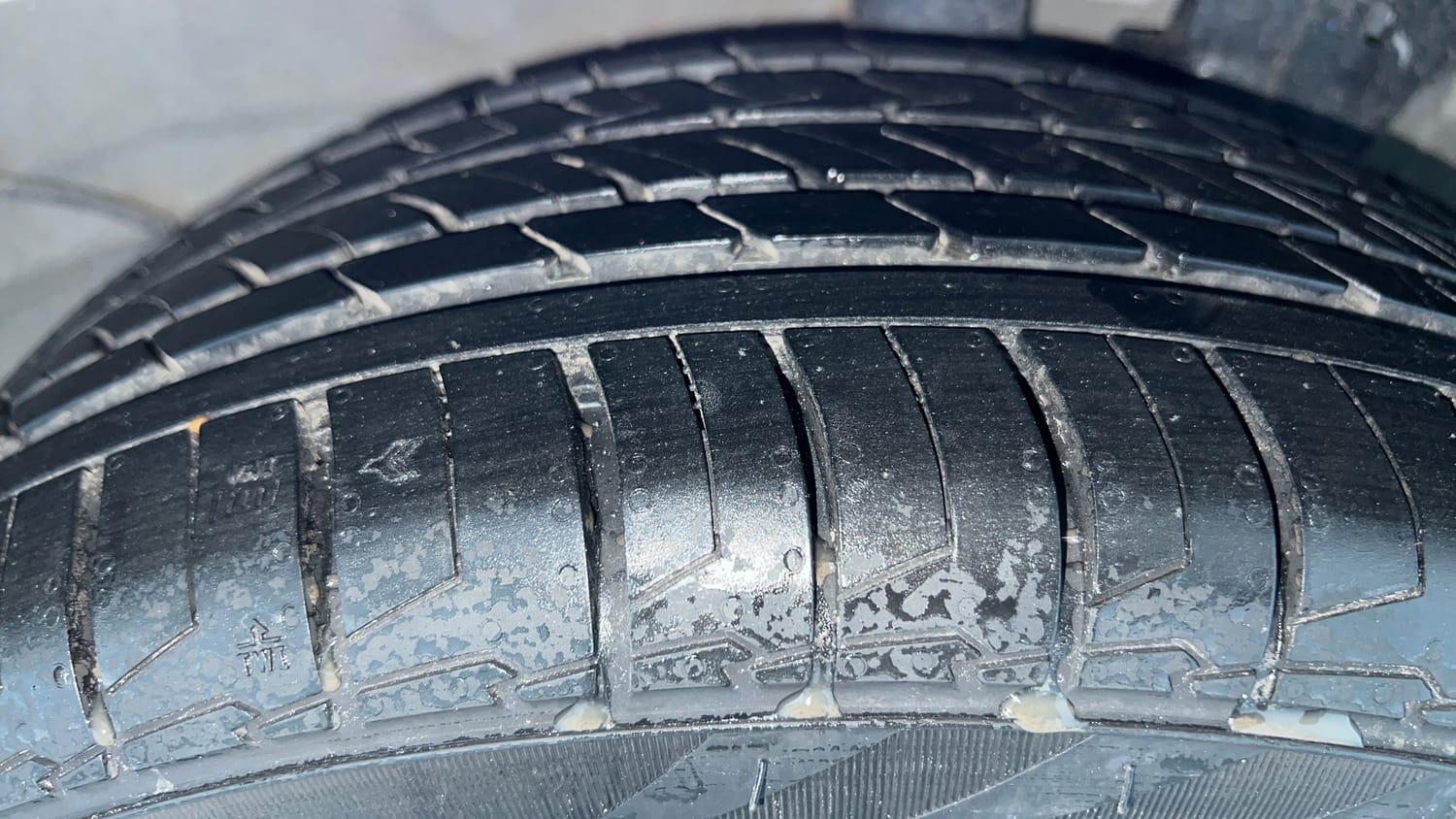 Used 2023 Hyundai i20 Asta (O) 1.2 IVT Petrol Automatic tyres LEFT REAR TYRE TREAD VIEW
