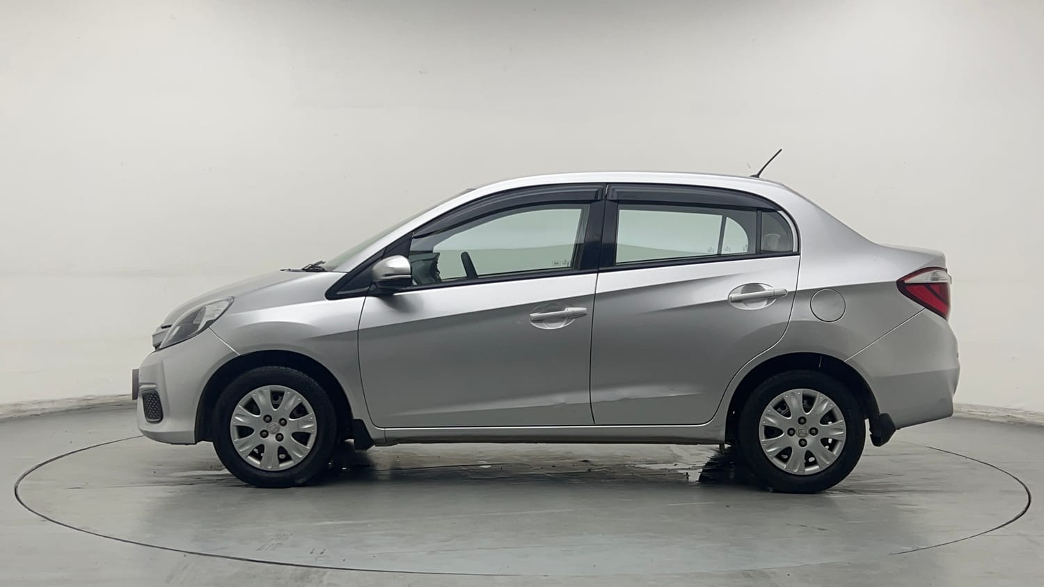 Used 2016 Honda Amaze 1.2 SX i-VTEC Petrol Manual exterior LEFT SIDE VIEW