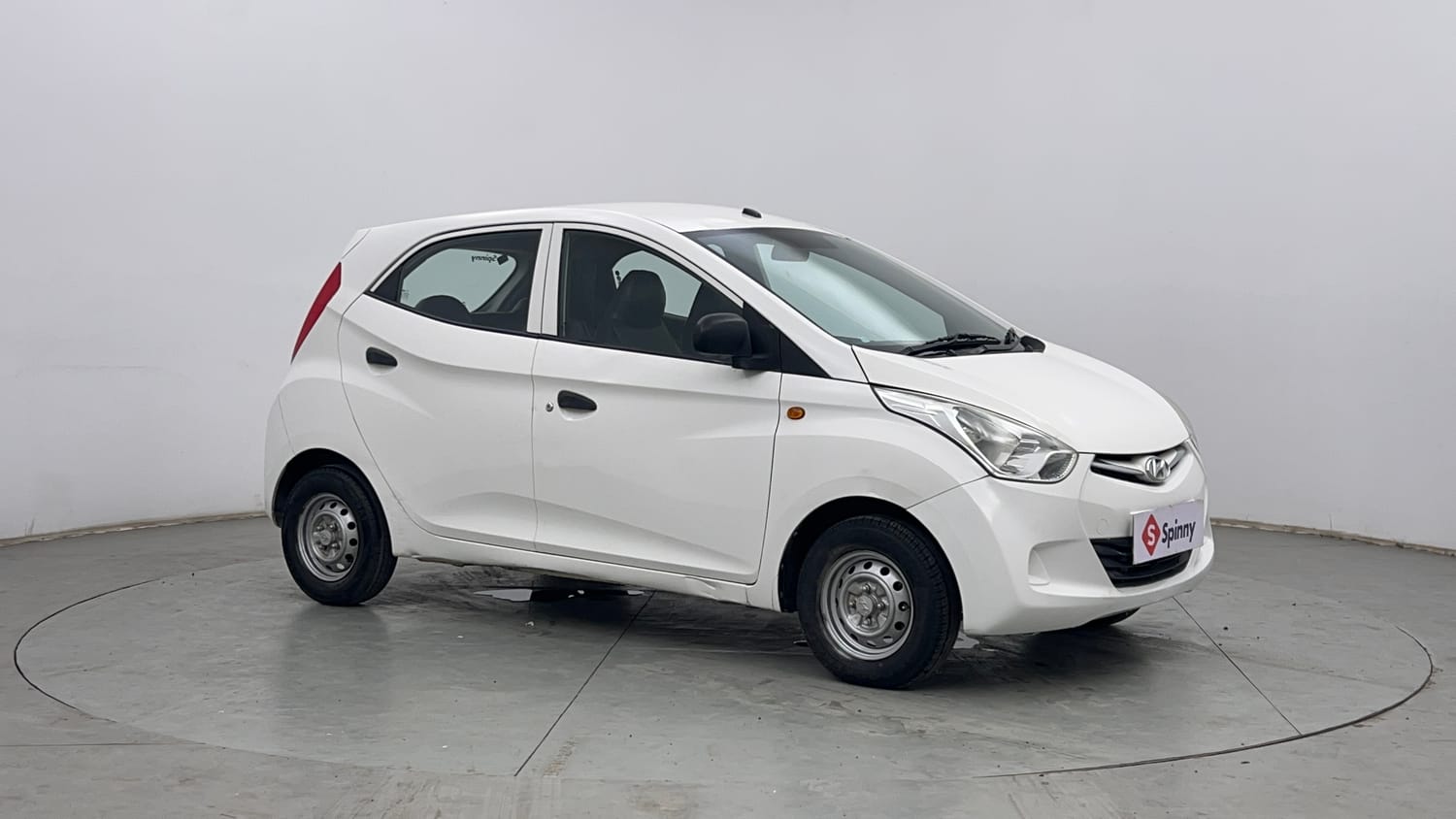 Used 2014 Hyundai Eon Era + Petrol Manual exterior RIGHT FRONT CORNER VIEW