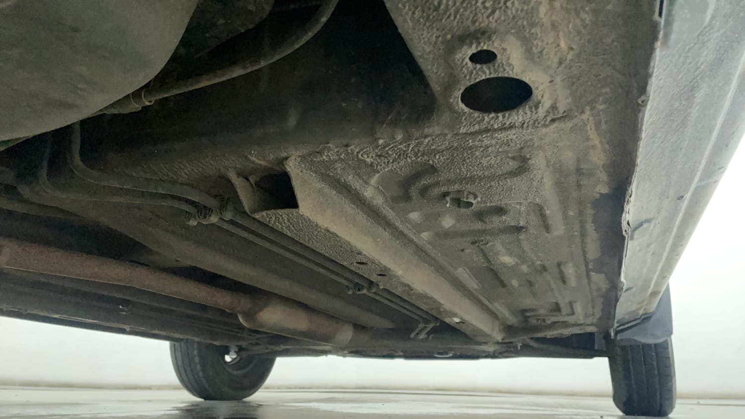 Used 2019 Renault Triber RXZ Petrol Manual extra REAR RIGHT UNDERBODY VIEW