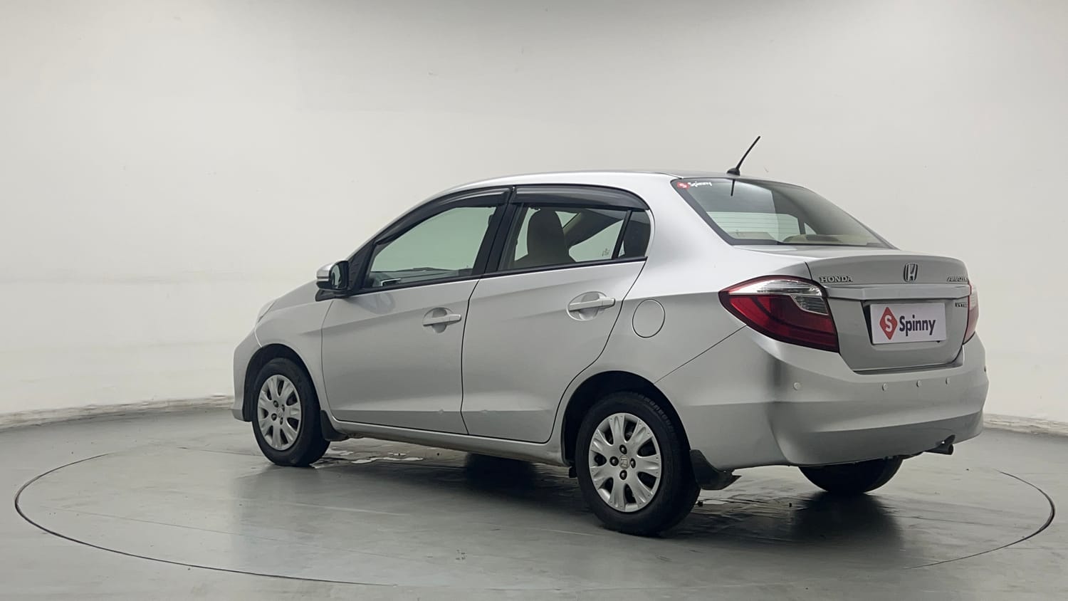Used 2016 Honda Amaze 1.2 SX i-VTEC Petrol Manual exterior LEFT REAR CORNER VIEW