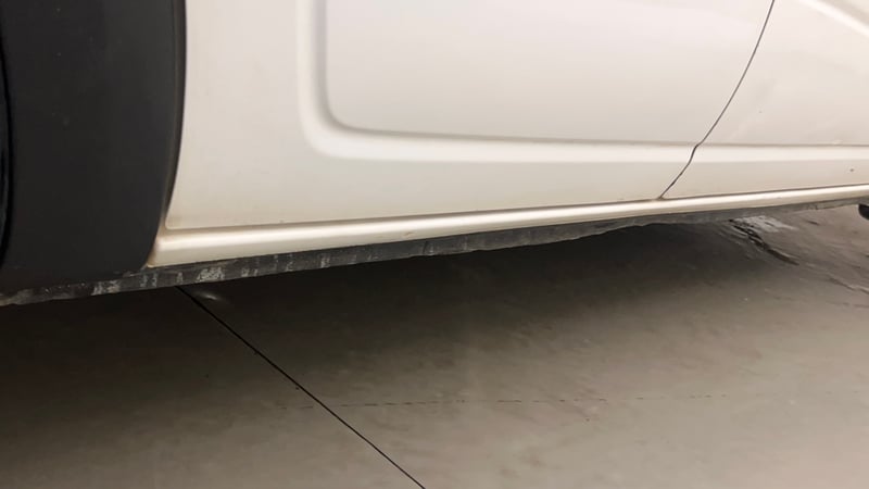 Used 2017 Renault Kwid 1.0 RXT Petrol Manual dents MINOR DENT