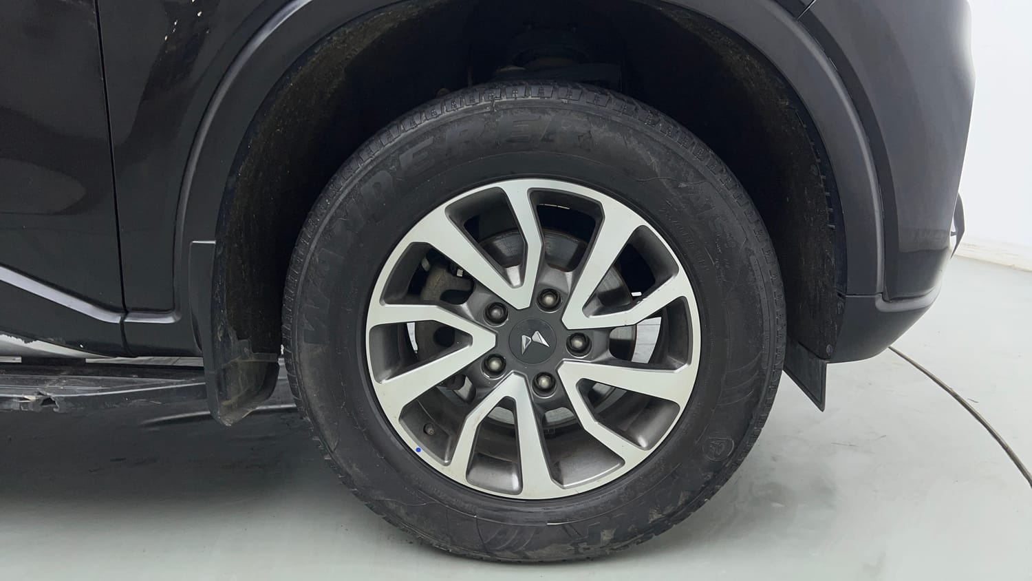 Used 2023 Mahindra Scorpio N Z8 L Petrol AT 7 STR Petrol Automatic tyres RIGHT FRONT TYRE RIM VIEW