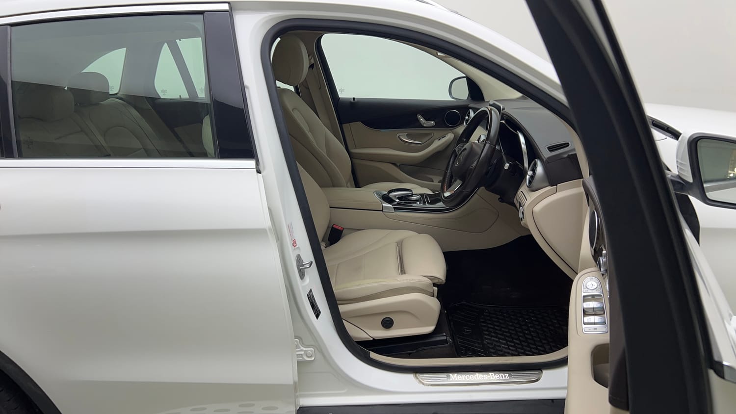 2017 Mercedes-Benz GLC 300 Progressive-17