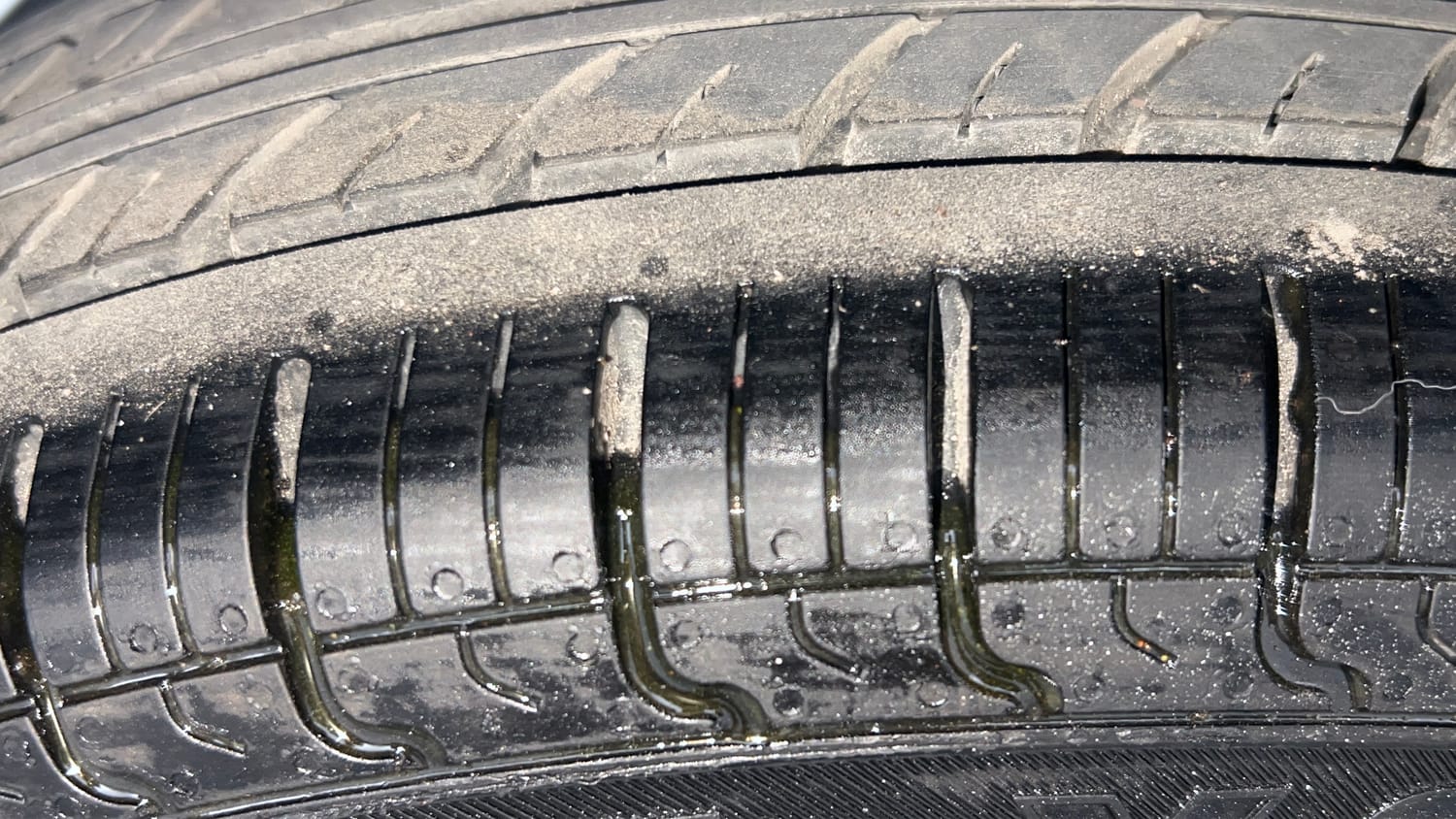 Used 2014 Hyundai Eon Era + Petrol Manual tyres RIGHT REAR TYRE TREAD VIEW