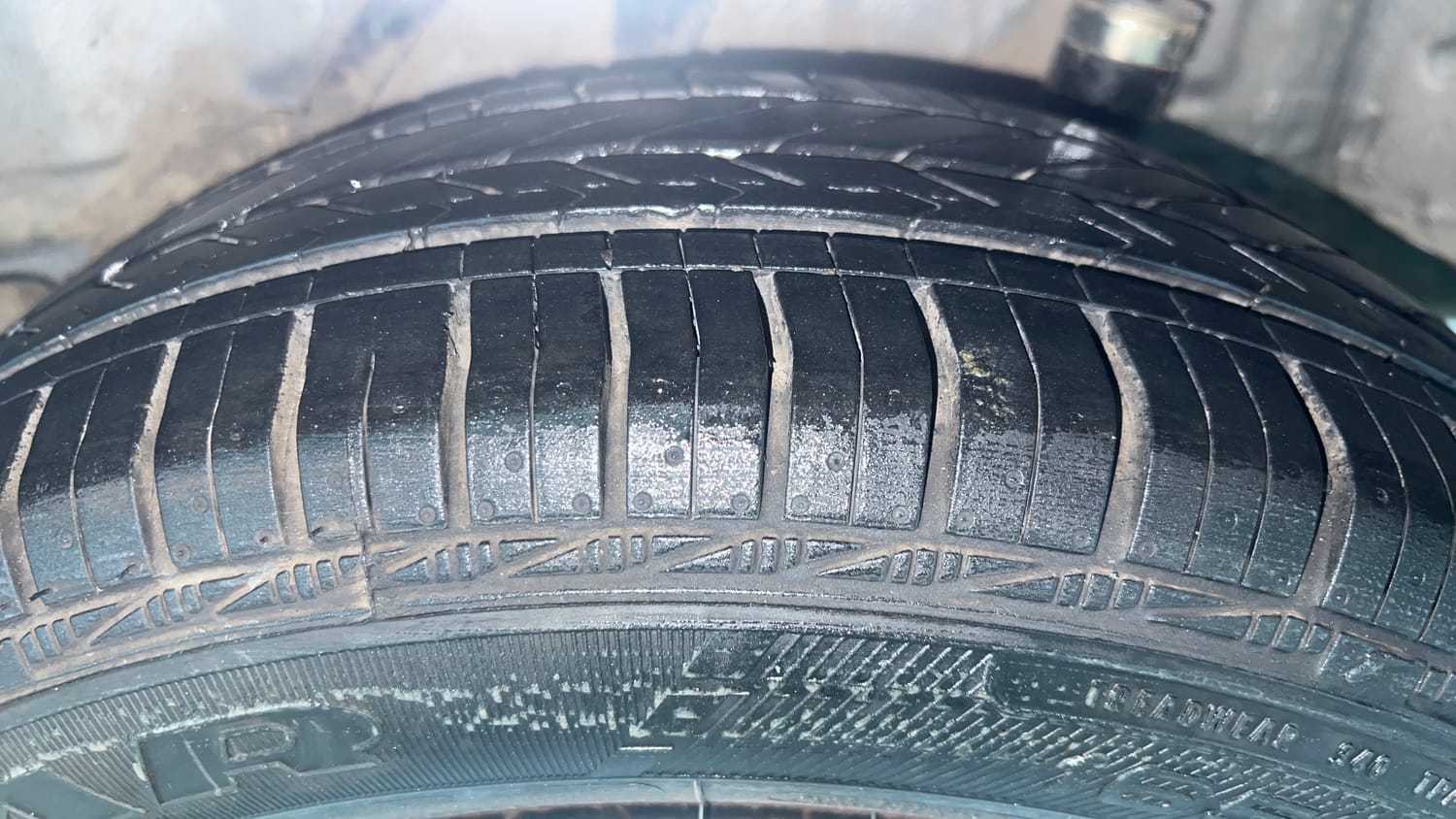 Used 2016 Honda Amaze 1.2 SX i-VTEC Petrol Manual tyres LEFT REAR TYRE TREAD VIEW