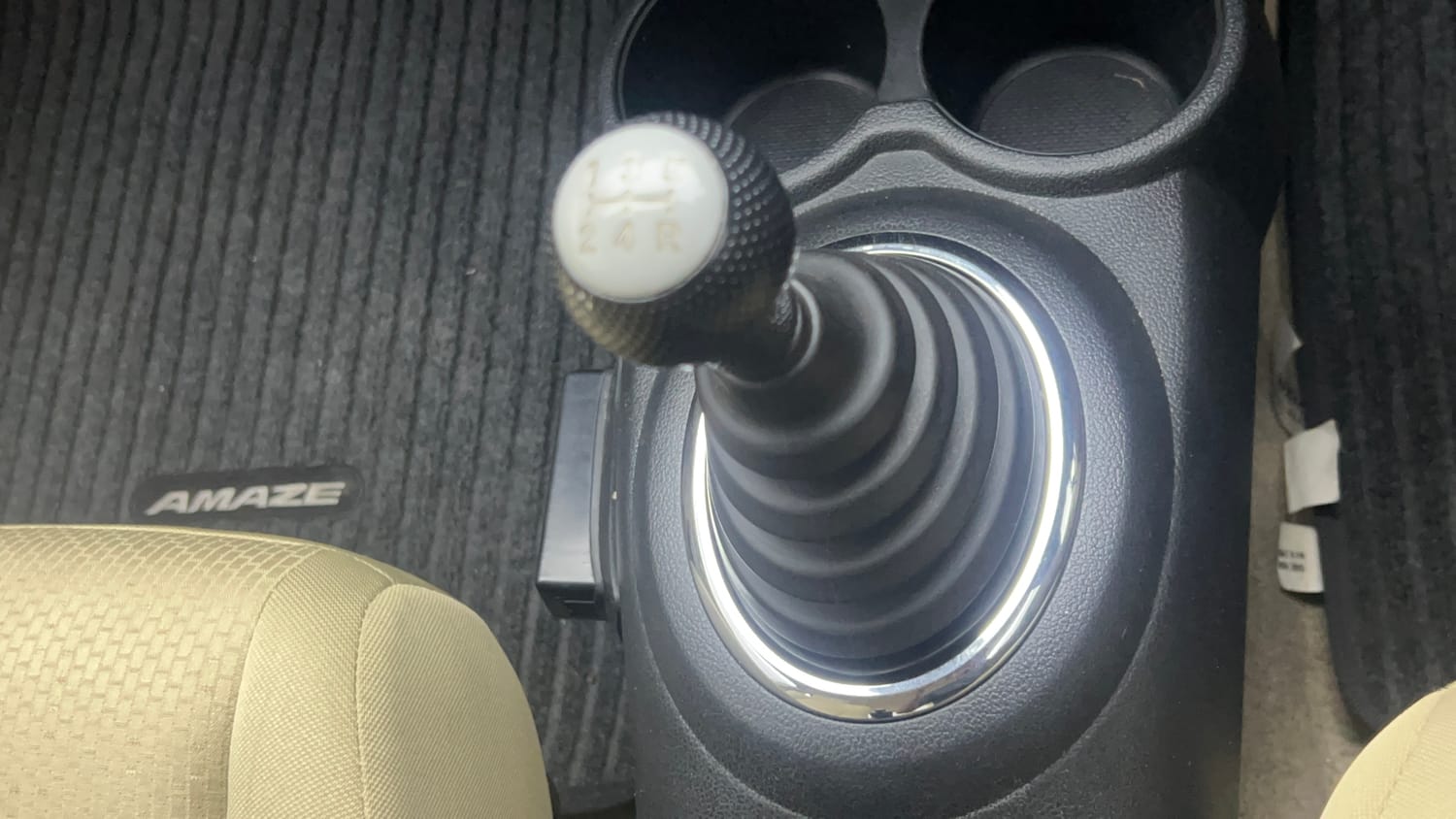 Used 2016 Honda Amaze 1.2 SX i-VTEC Petrol Manual interior GEAR  KNOB VIEW