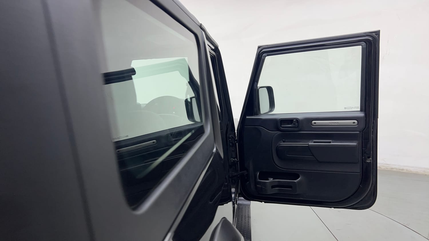 2021 Mahindra Thar LX Hard Top Petrol AT 4WD-19