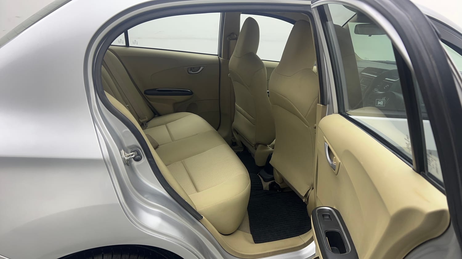 Used 2016 Honda Amaze 1.2 SX i-VTEC Petrol Manual interior RIGHT SIDE REAR DOOR CABIN VIEW