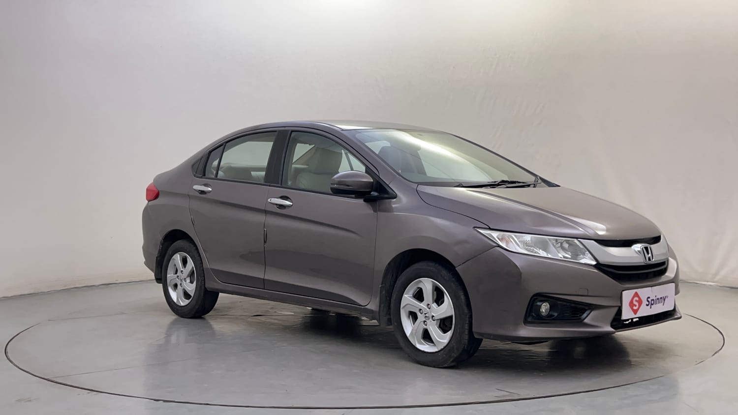Used 2015 Honda City V Petrol Manual exterior RIGHT FRONT CORNER VIEW
