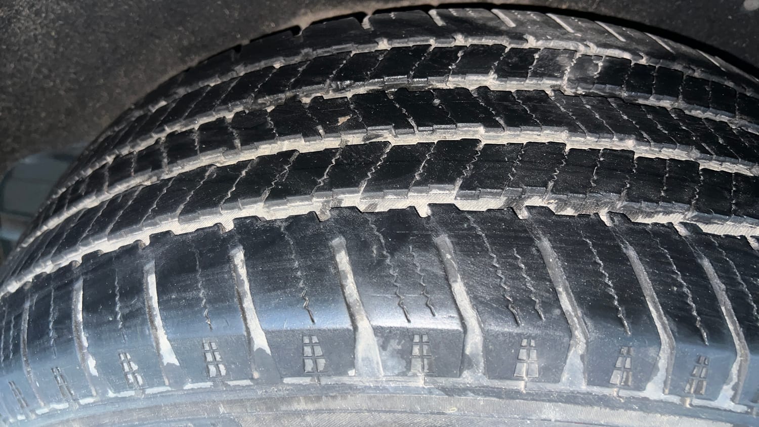 Used 2023 Mahindra Scorpio N Z8 L Petrol AT 7 STR Petrol Automatic tyres LEFT REAR TYRE TREAD VIEW