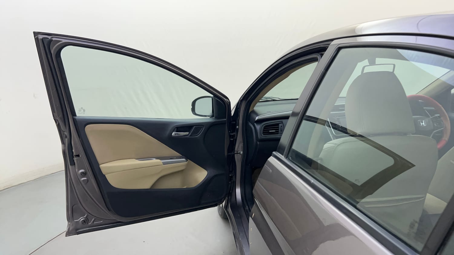 Used 2015 Honda City V Petrol Manual interior LEFT FRONT DOOR OPEN VIEW