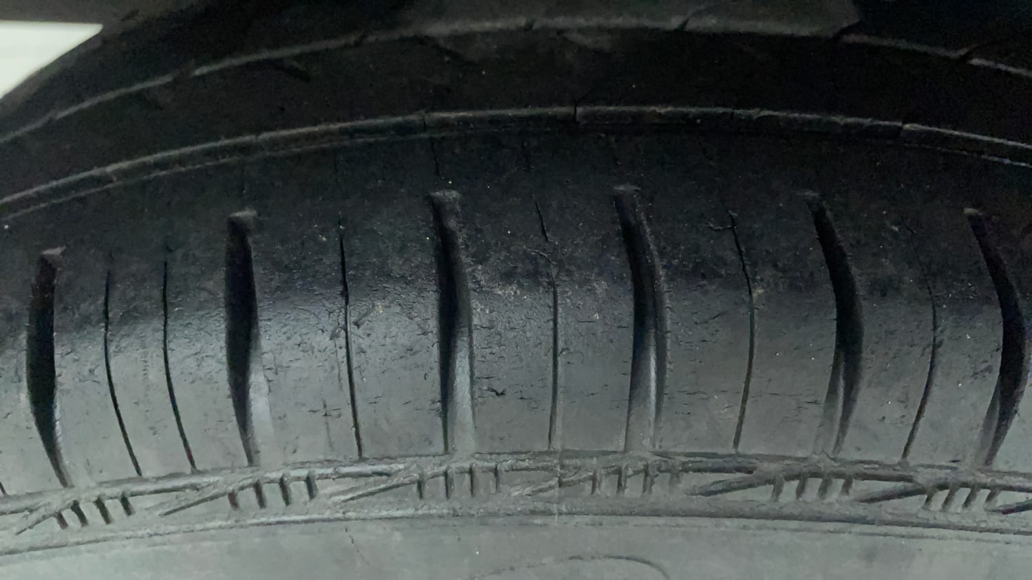 Used 2019 Renault Triber RXZ Petrol Manual tyres RIGHT REAR TYRE TREAD VIEW
