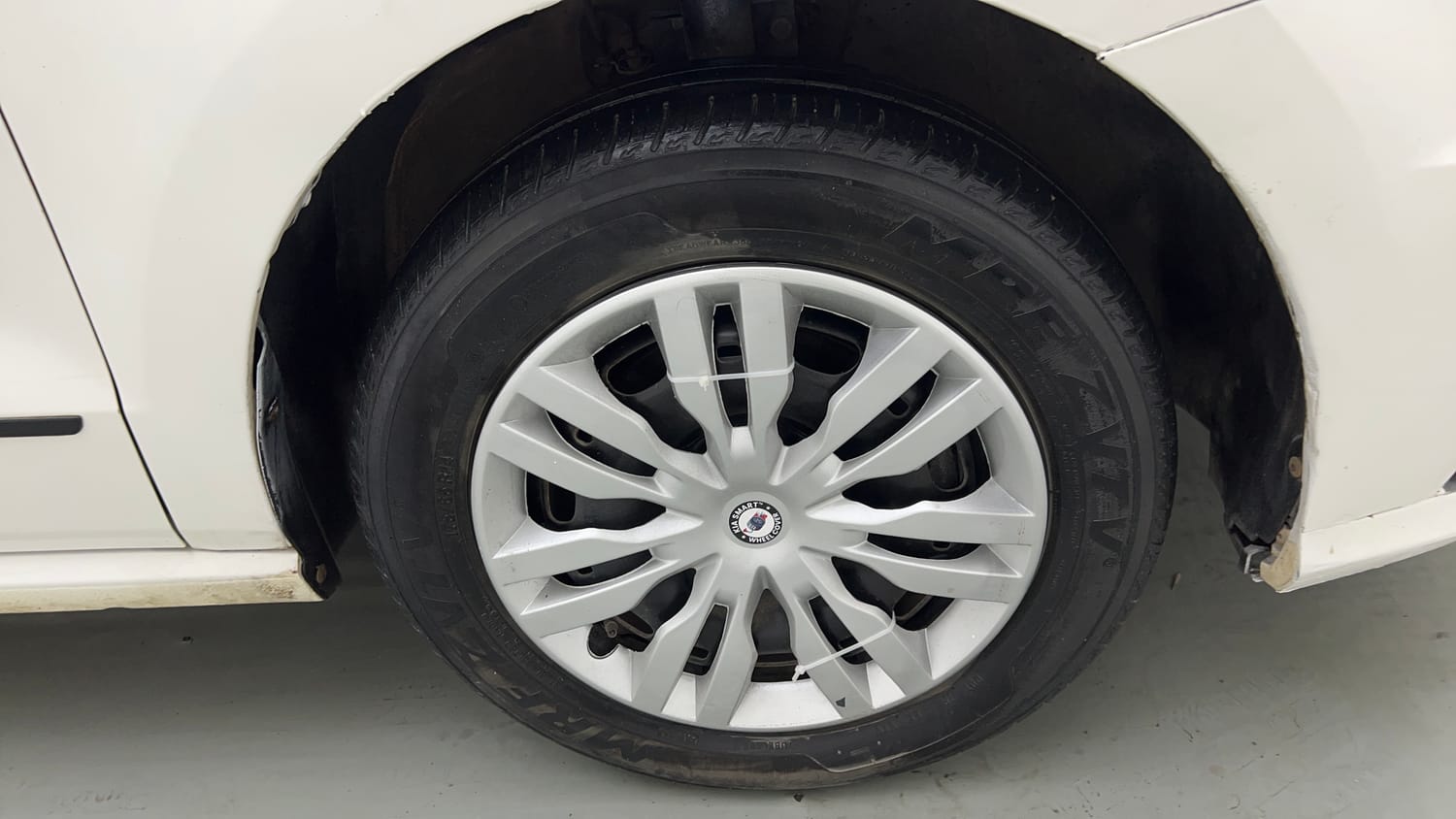 Used 2019 Volkswagen Ameo Trendline 1.5L (D) Diesel Manual tyres RIGHT FRONT TYRE RIM VIEW