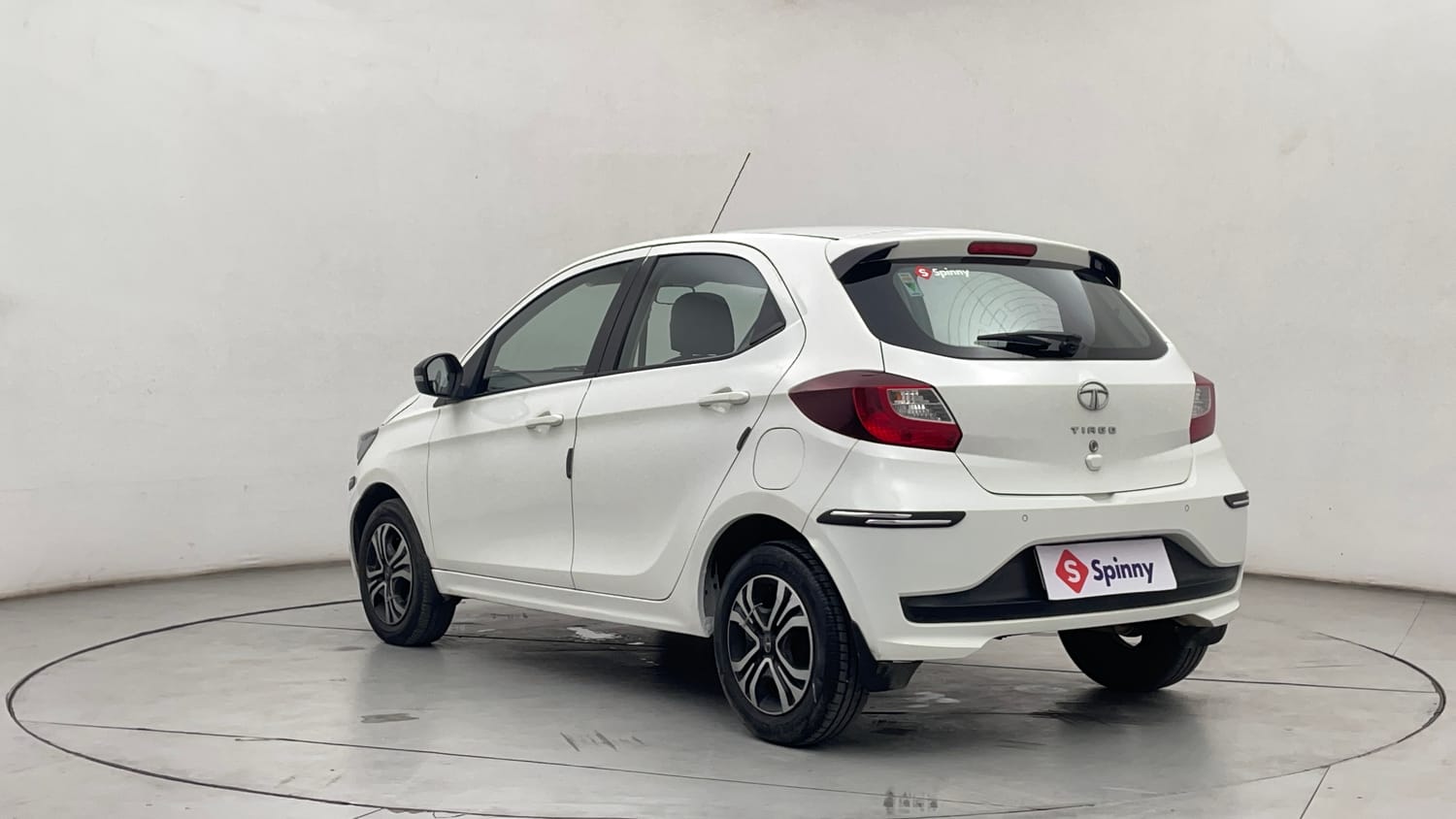 Used 2022 Tata Tiago XZ Petrol Manual exterior LEFT REAR CORNER VIEW