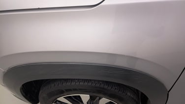 minor_scratch_0