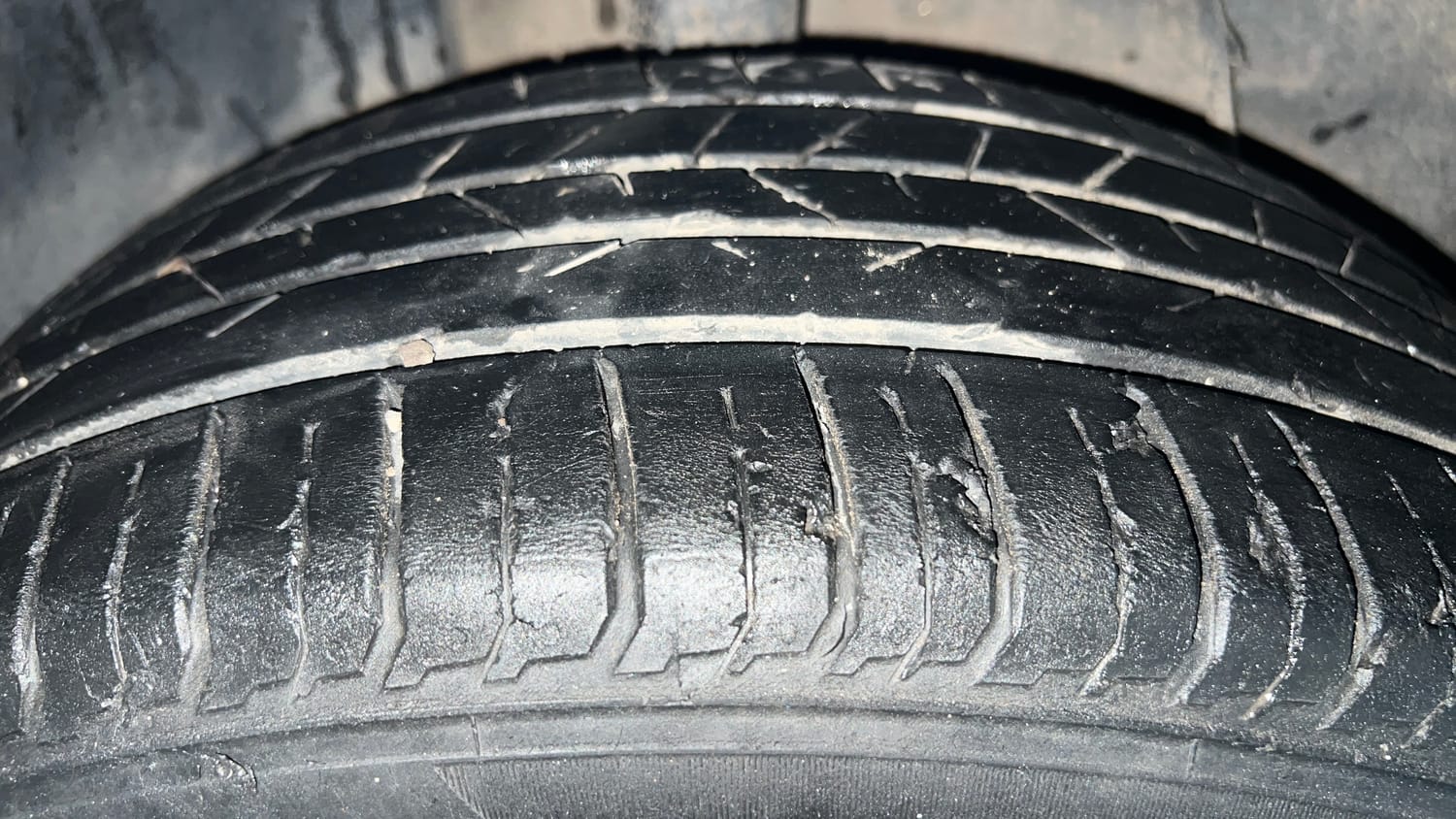 Used 2022 Tata Altroz XZ Petrol Petrol Manual tyres RIGHT REAR TYRE TREAD VIEW
