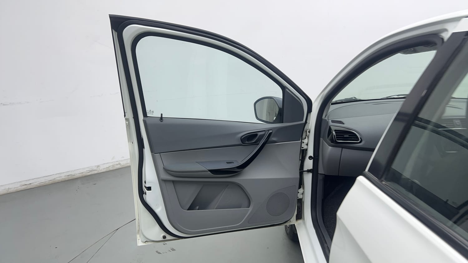 2022 Tata Tigor XZ CNG-21