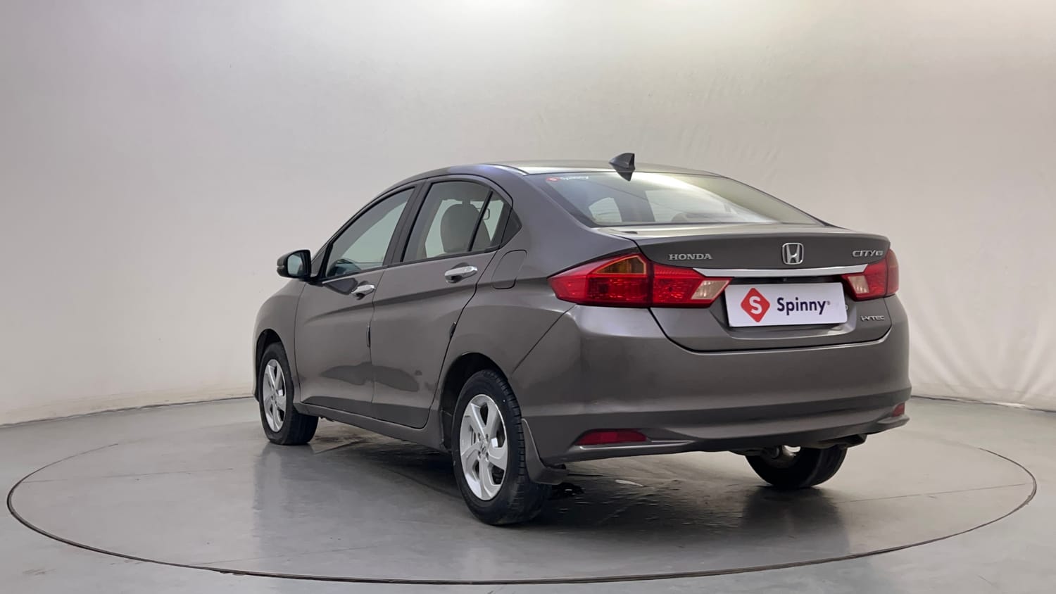 Used 2015 Honda City V Petrol Manual exterior LEFT REAR CORNER VIEW