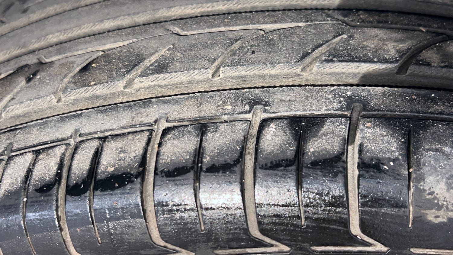 Used 2022 Skoda Slavia Style 1.5L TSI DSG Petrol Automatic tyres RIGHT REAR TYRE TREAD VIEW