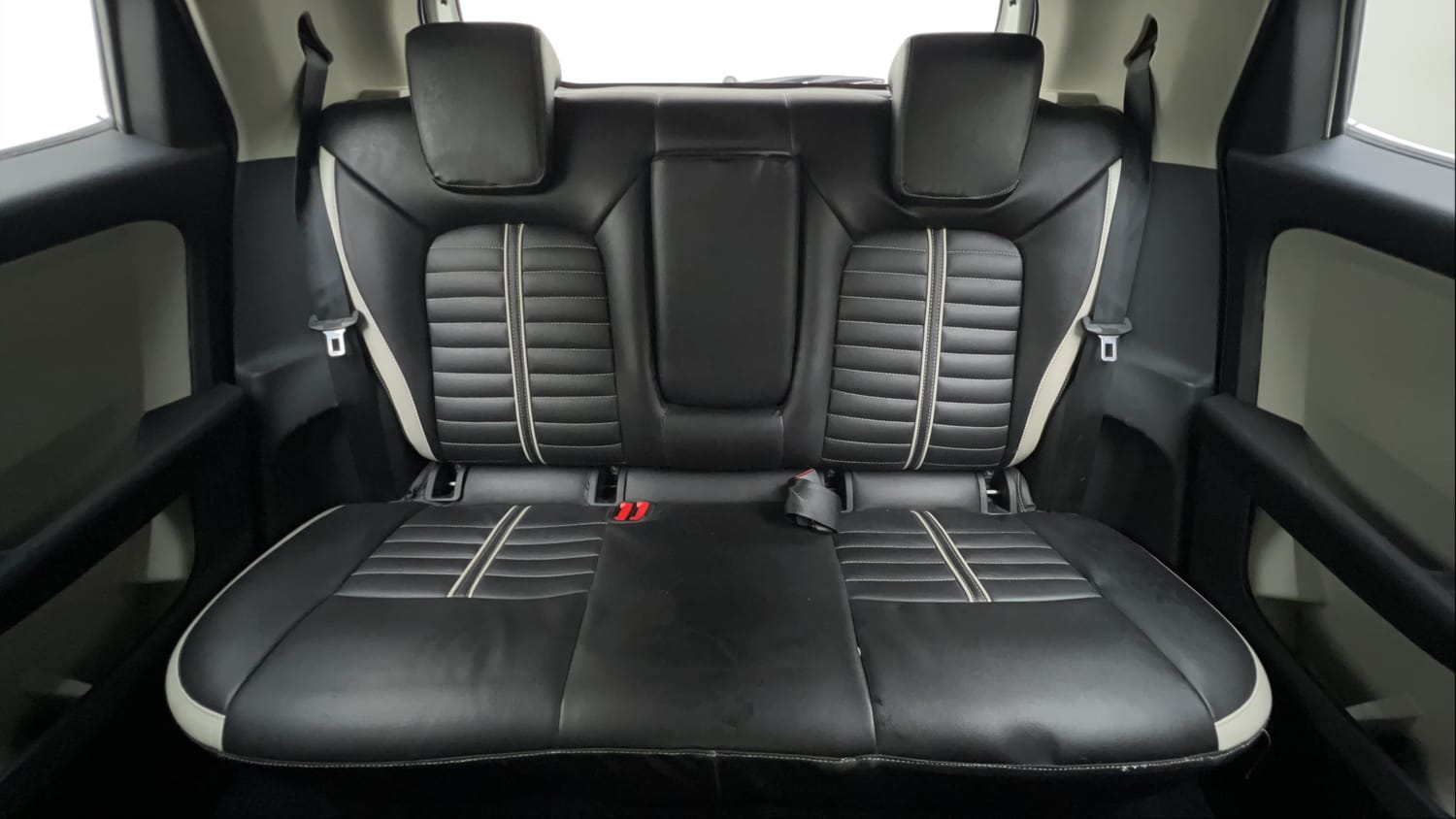 Used 2022 Tata Altroz XZ Petrol Petrol Manual interior REAR SEAT CONDITION VIEW