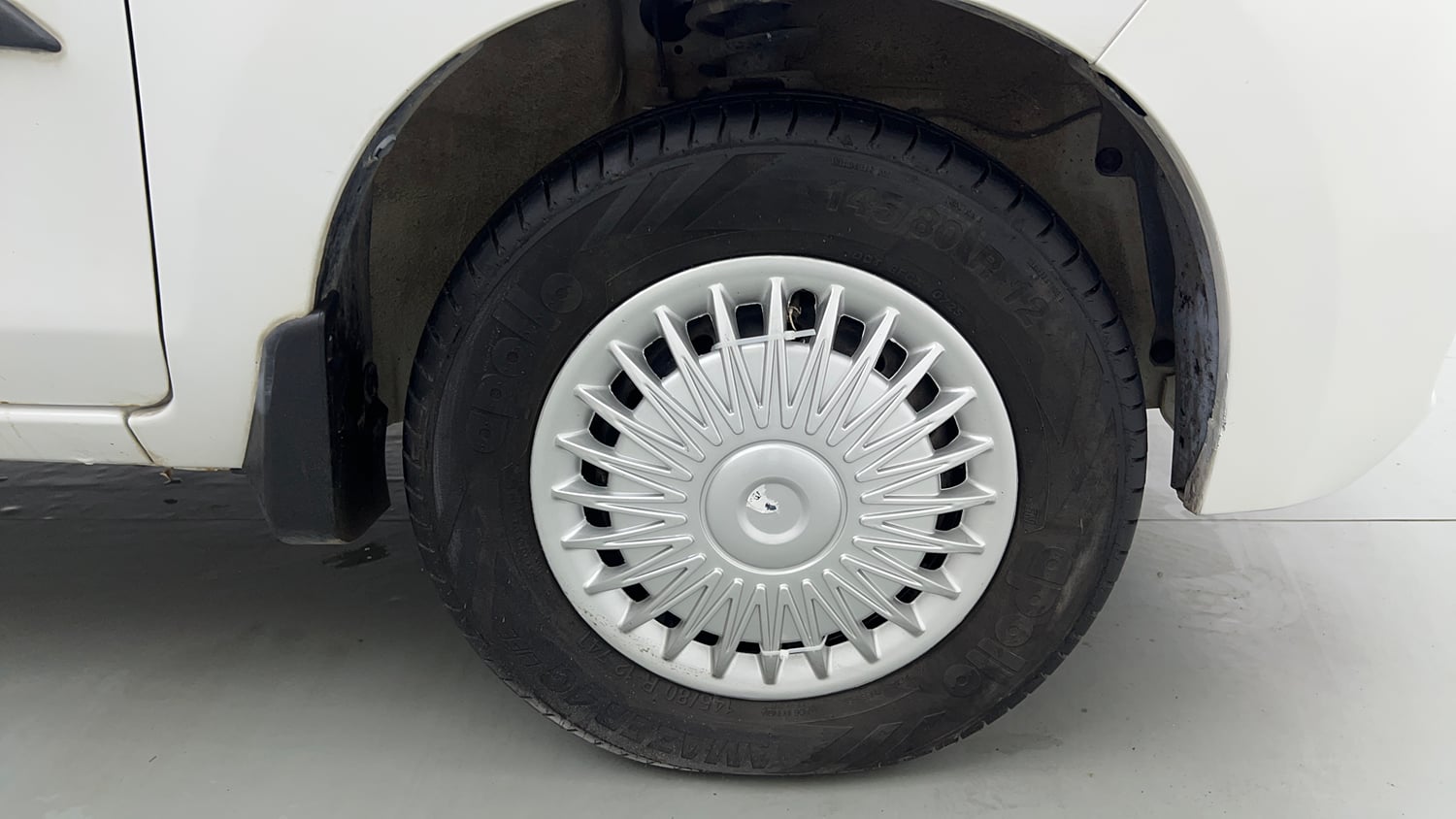 Used 2021 Maruti Suzuki Alto 800 VXi Petrol Manual tyres RIGHT FRONT TYRE RIM VIEW
