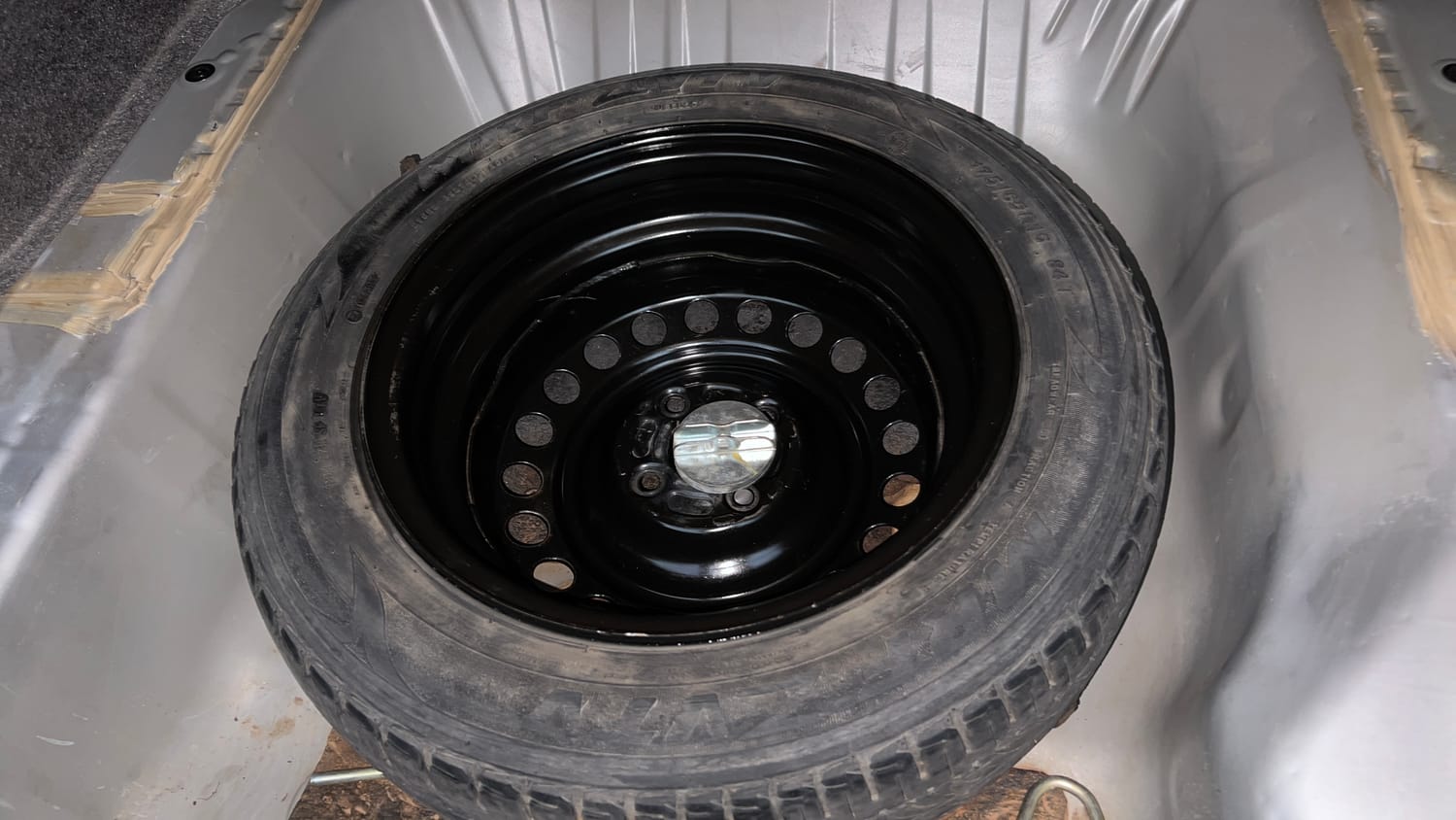 Used 2015 Honda City V Petrol Manual tyres SPARE TYRE VIEW