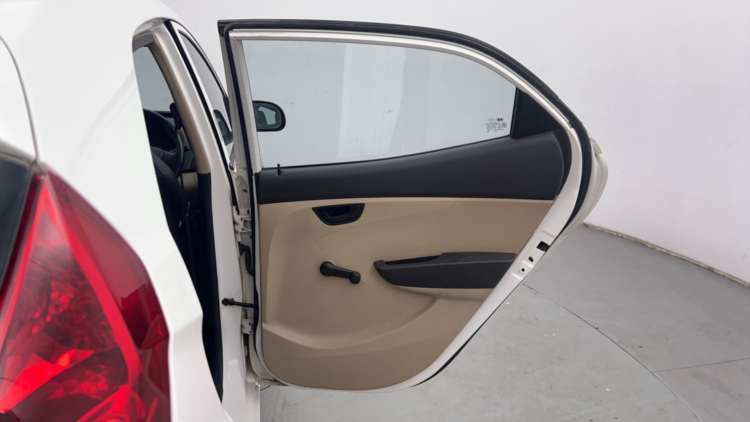 Used 2014 Hyundai Eon Era + Petrol Manual interior RIGHT REAR DOOR OPEN VIEW