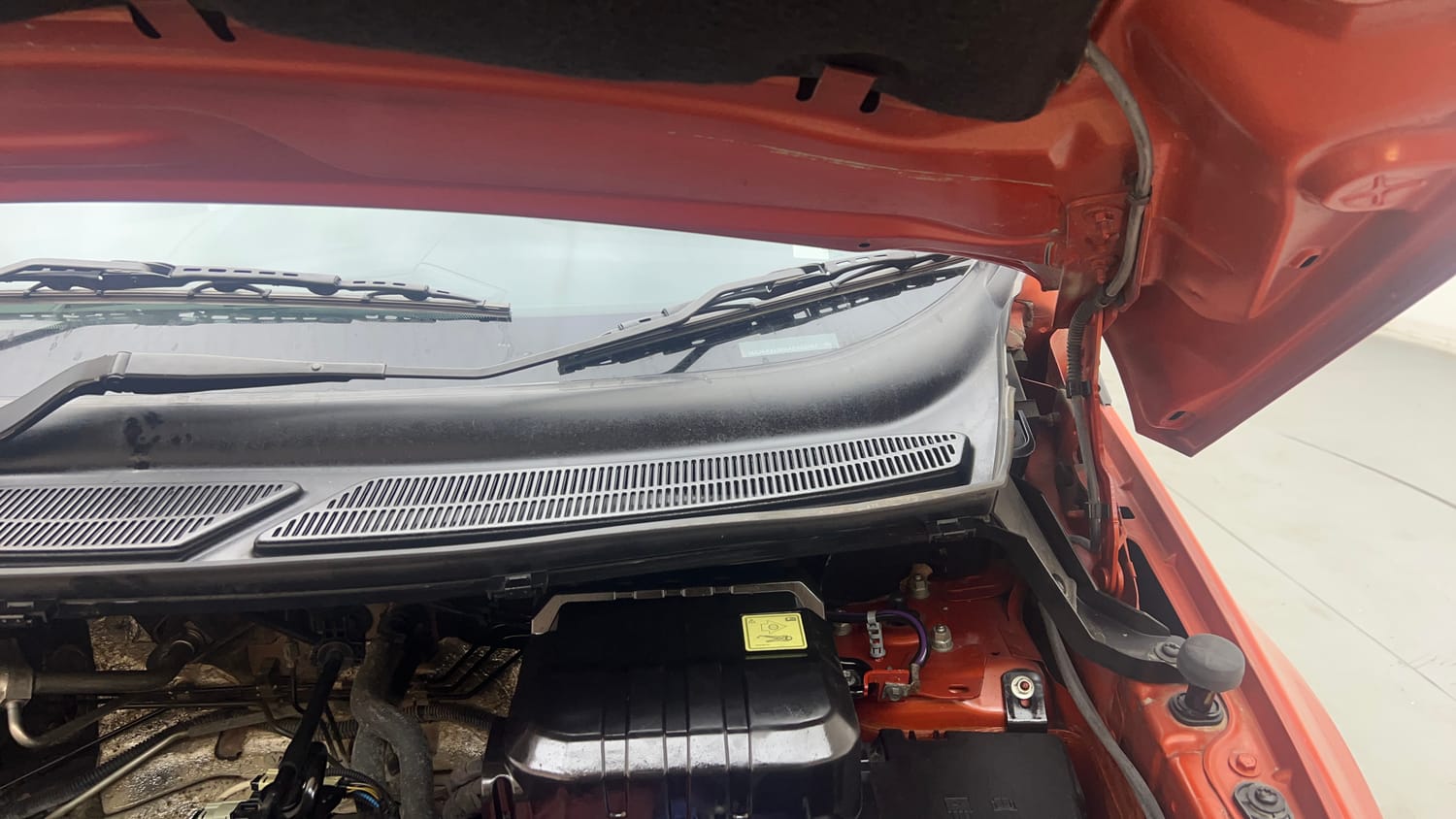 Used 2014 Ford EcoSport Titanium 1.5 Ti-VCT Petrol Manual engine ENGINE LEFT SIDE HINGE & APRON VIEW