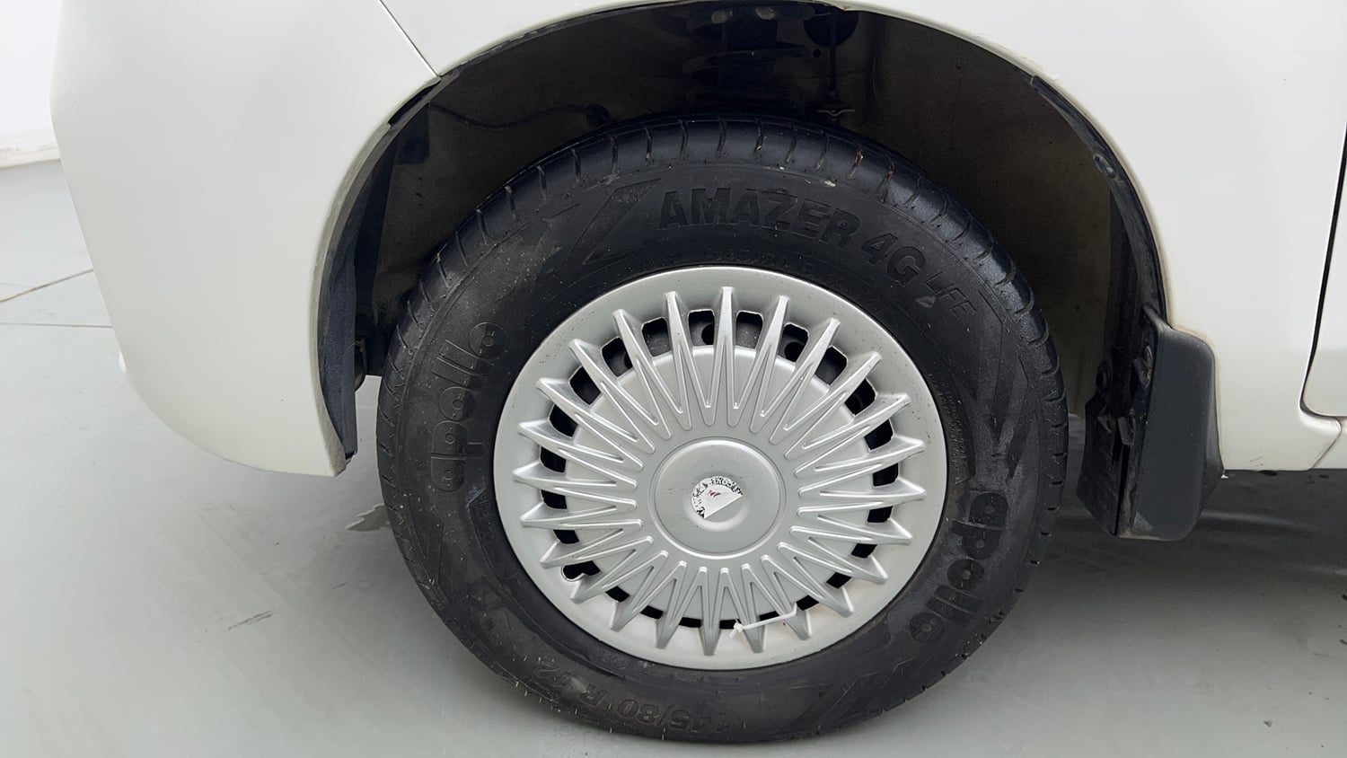 Used 2021 Maruti Suzuki Alto 800 VXi Petrol Manual tyres LEFT FRONT TYRE RIM VIEW