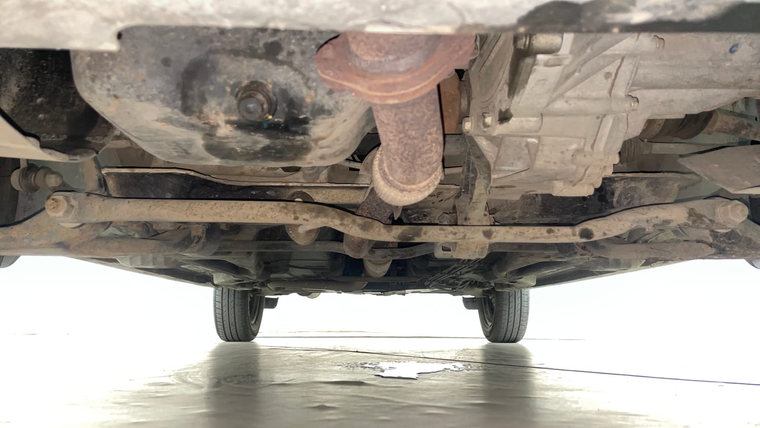Used 2022 Tata Tiago XZ Petrol Manual extra FRONT LEFT UNDERBODY VIEW