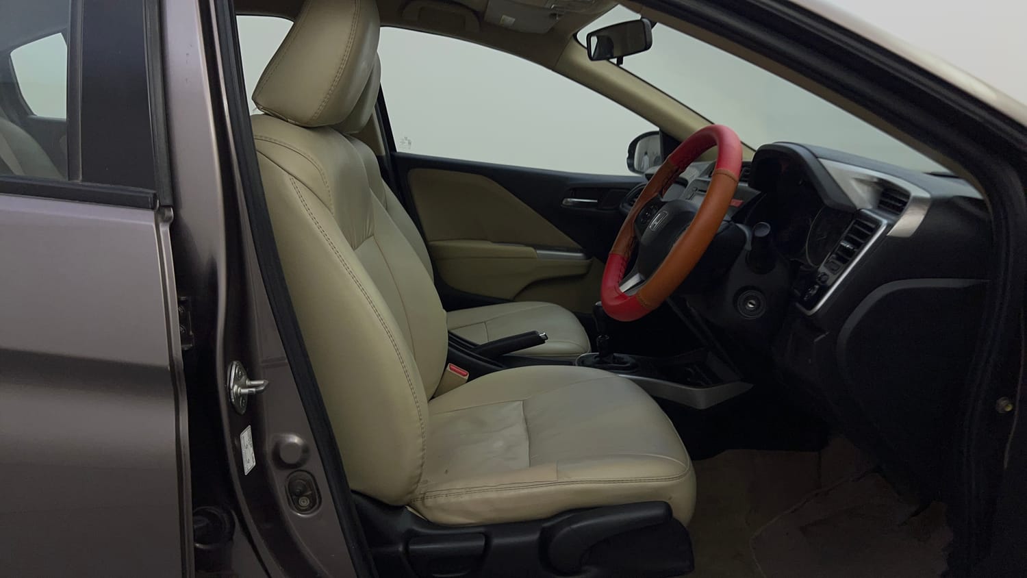 Used 2015 Honda City V Petrol Manual interior RIGHT SIDE FRONT DOOR CABIN VIEW