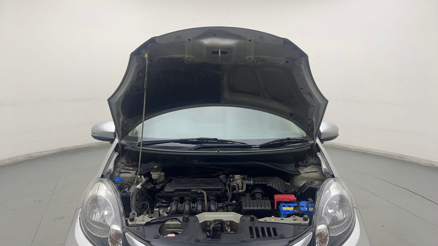 Used 2016 Honda Amaze 1.2 SX i-VTEC Petrol Manual engine ENGINE & BONNET OPEN FRONT VIEW