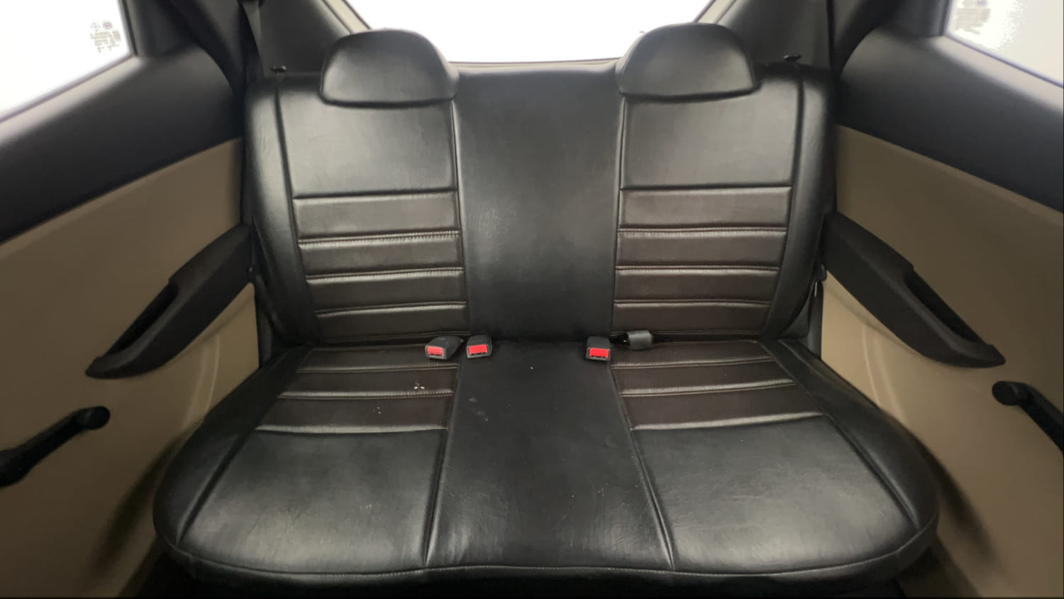 Used 2014 Hyundai Eon Era + Petrol Manual interior REAR SEAT CONDITION VIEW