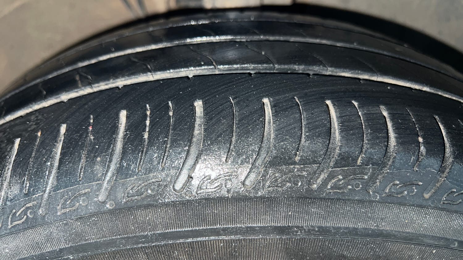 Used 2019 Volkswagen Ameo Trendline 1.5L (D) Diesel Manual tyres RIGHT FRONT TYRE TREAD VIEW