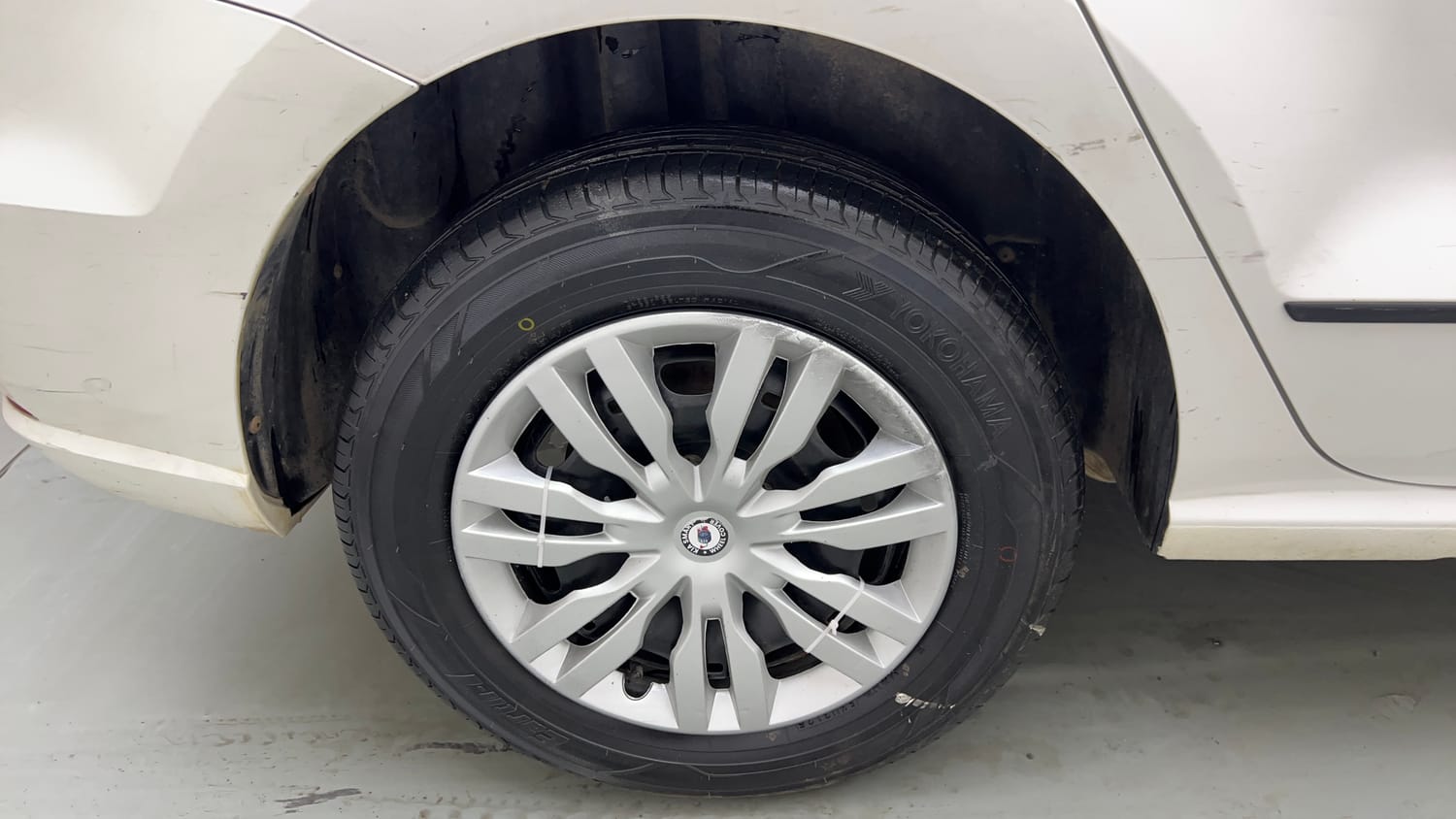 Used 2019 Volkswagen Ameo Trendline 1.5L (D) Diesel Manual tyres RIGHT REAR TYRE RIM VIEW
