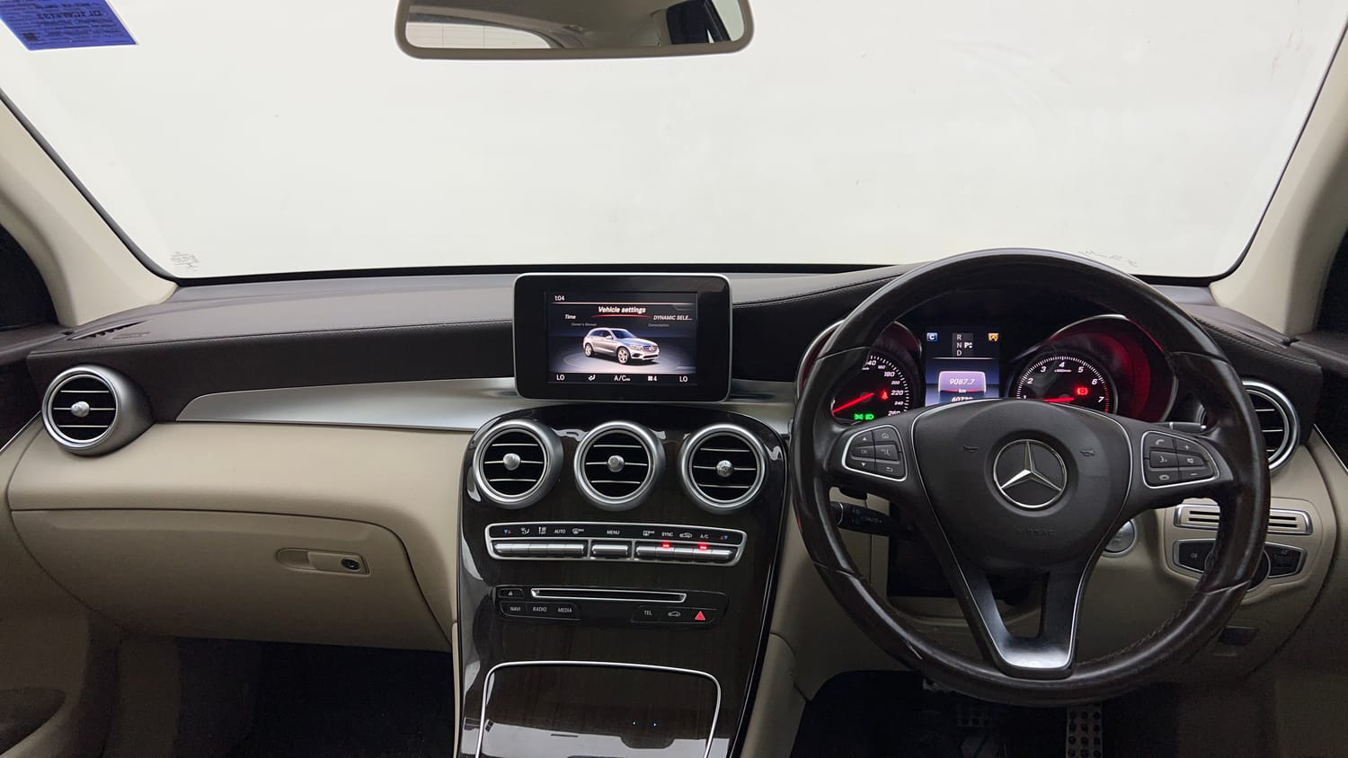 2017 Mercedes-Benz GLC 300 Progressive-12